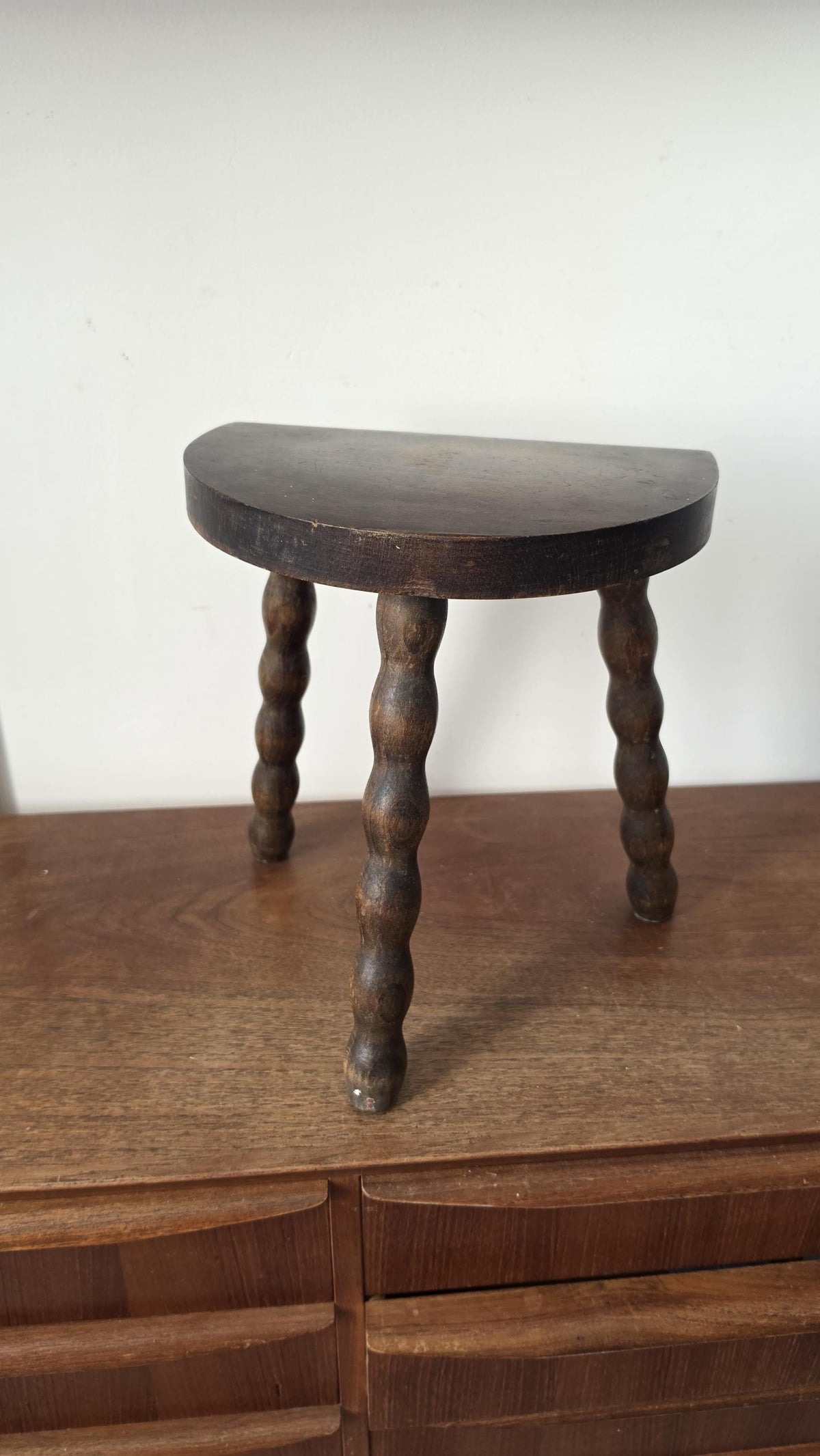 Vintage Bobbin Leg Milking Stool Rustic Wood Footstool Turned Wood Stool Primitive Farmhouse Decor Small Accent Stool - Image 3