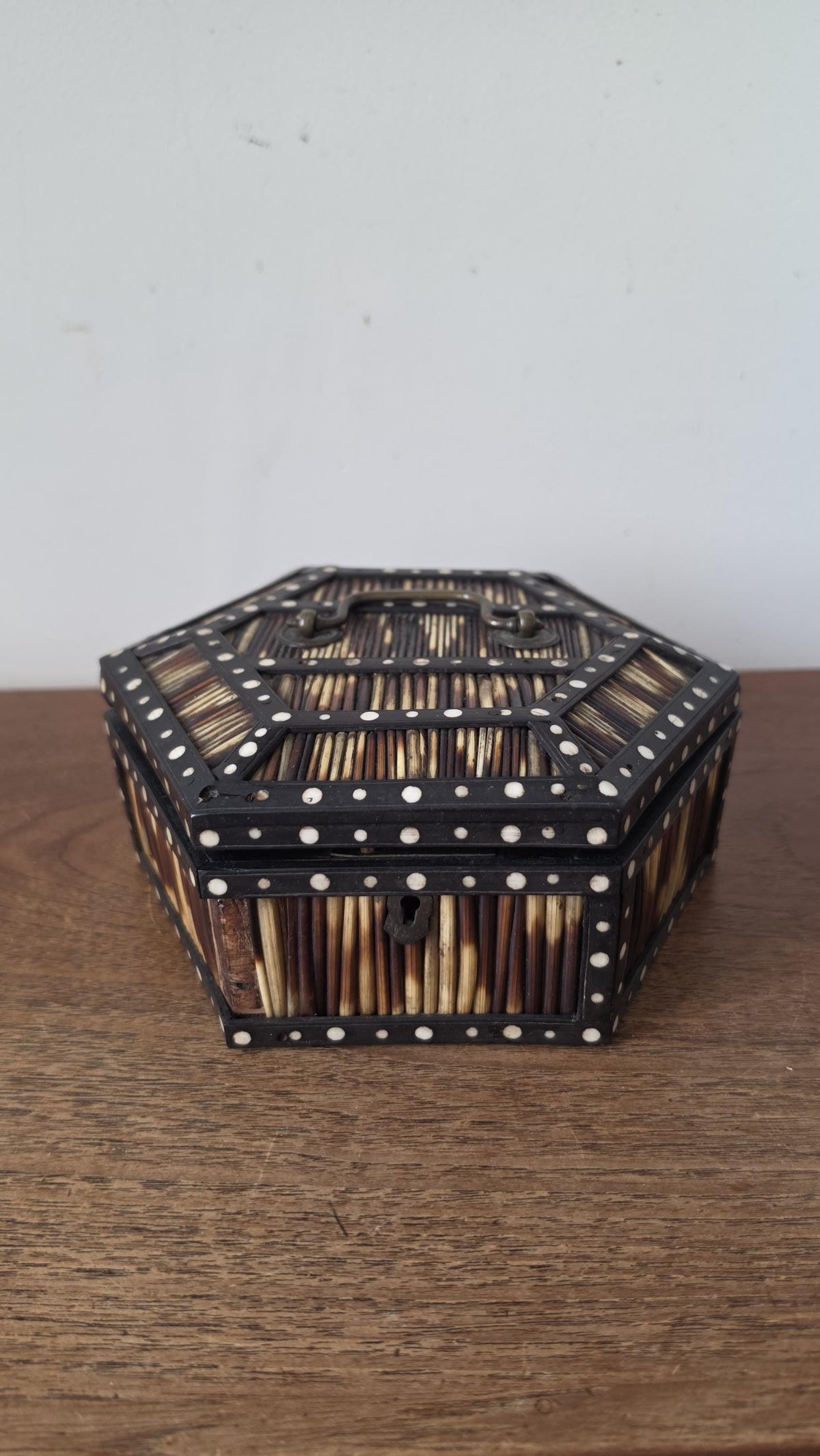 Antique 19th Century Ceylonese Porcupine Quill Box Sri Lanka Hexagonal Bone Inlay Casket - Image 3