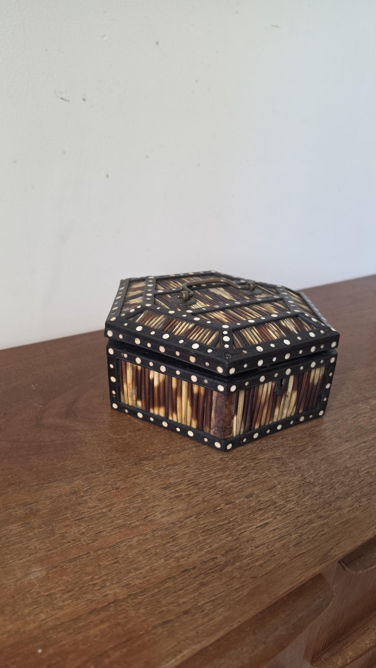 Antique 19th Century Ceylonese Porcupine Quill Box Sri Lanka Hexagonal Bone Inlay Casket - Image 5