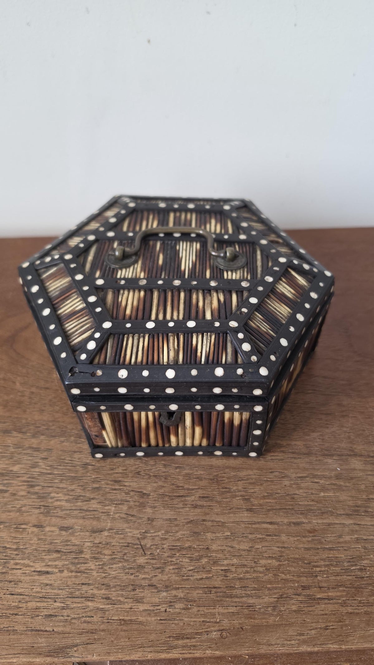 Antique 19th Century Ceylonese Porcupine Quill Box Sri Lanka Hexagonal Bone Inlay Casket - Image 4