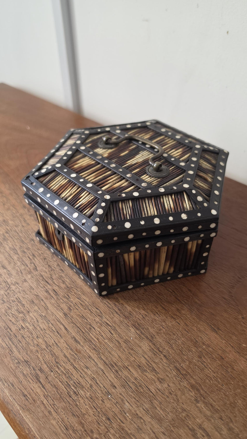 Antique 19th Century Ceylonese Porcupine Quill Box Sri Lanka Hexagonal Bone Inlay Casket - Image 6