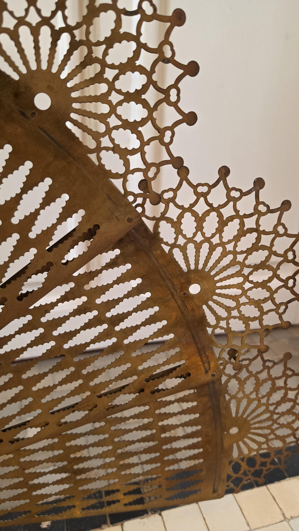 Antique Victorian Brass Fireplace Screen Ornate Folding Fan Peacock Fire Guard Hearth Screen Art Nouveau Home Decor - Image 8