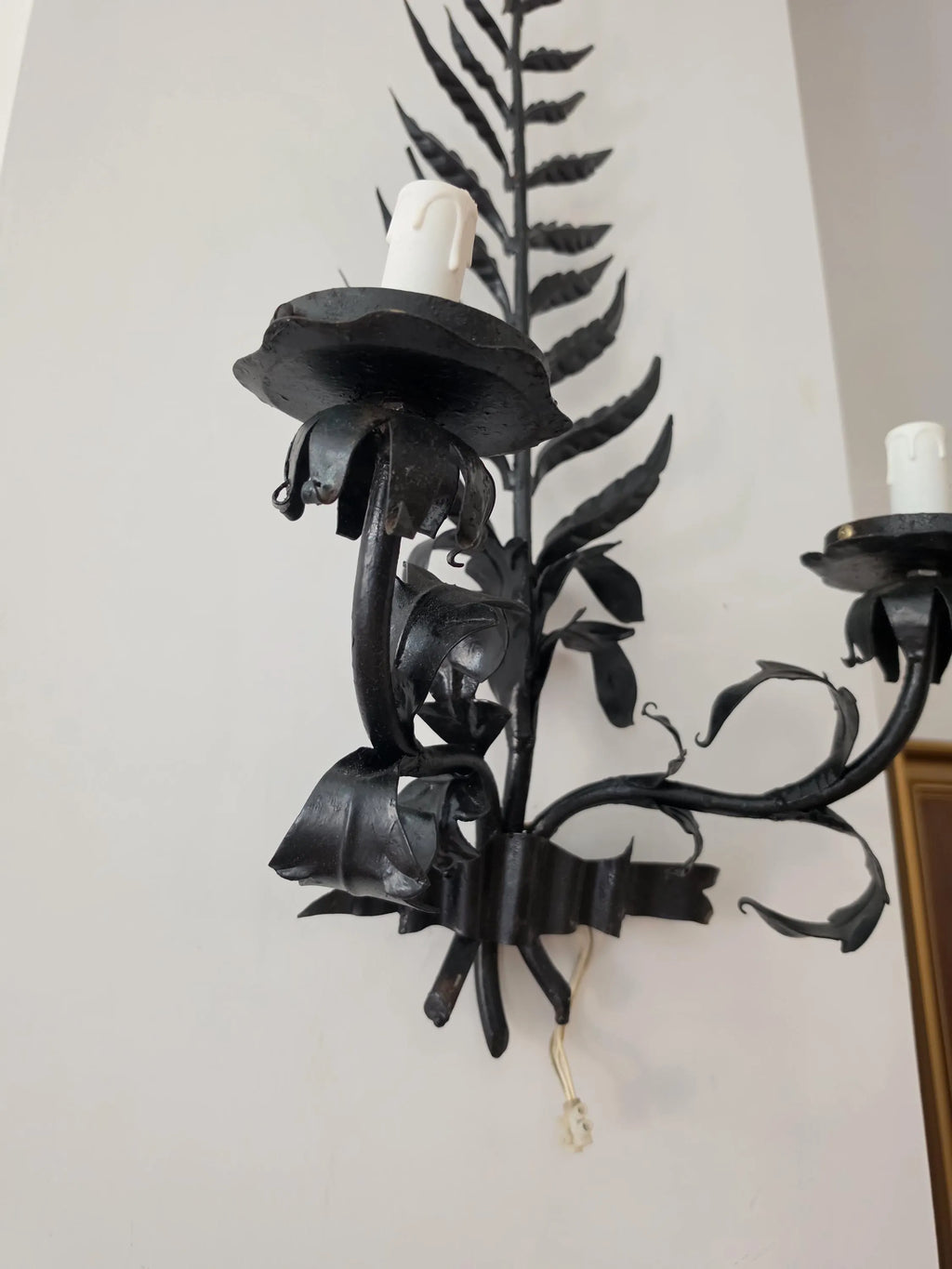 Vintage Italian Tole Wall Sconce Black Metal Botanical Light Double Arm Leaf Floral Hollywood Regency Mid Century Statement Lighting - Image 8