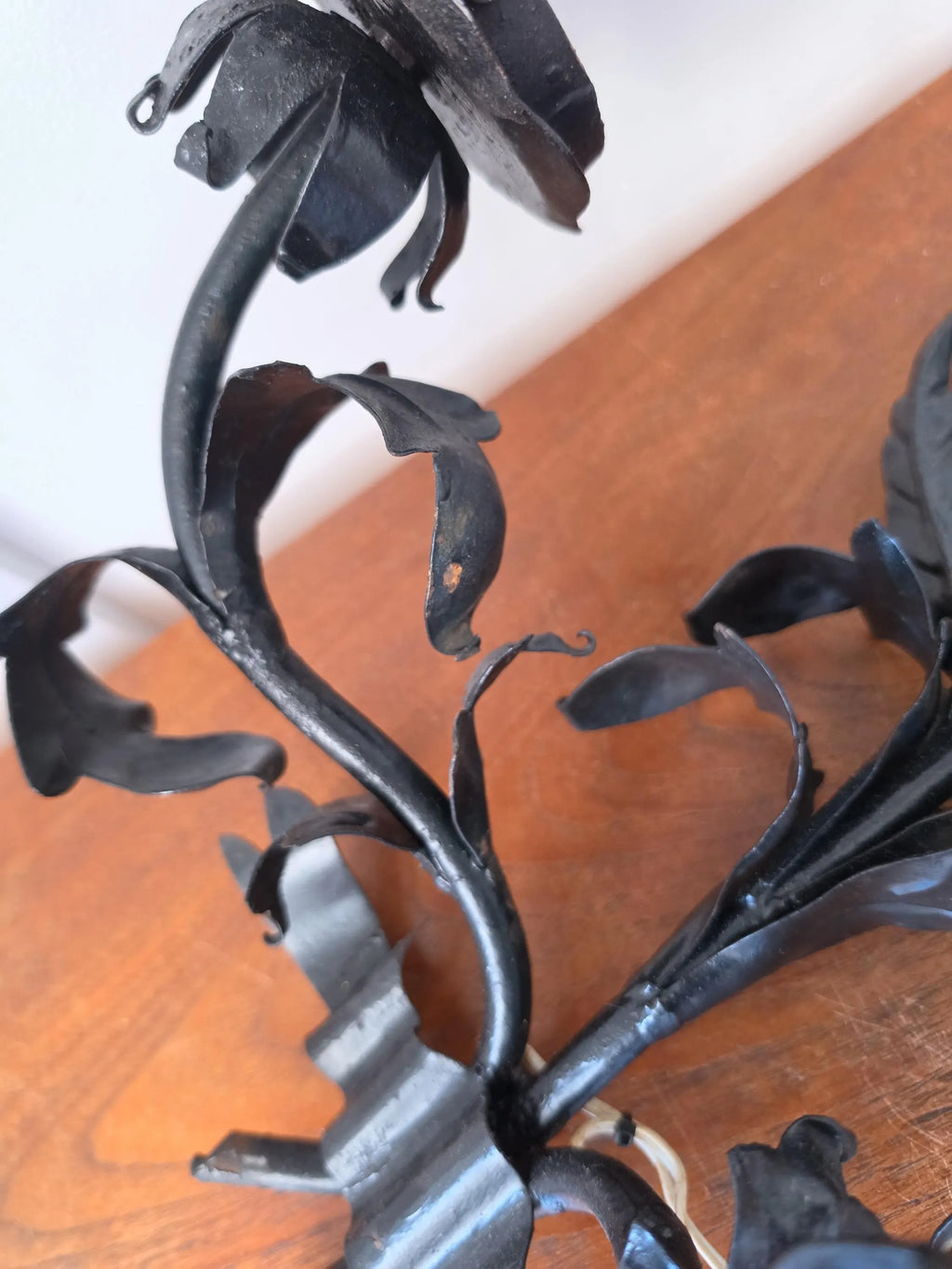 Vintage Italian Tole Wall Sconce Black Metal Botanical Light Double Arm Leaf Floral Hollywood Regency Mid Century Statement Lighting - Image 12