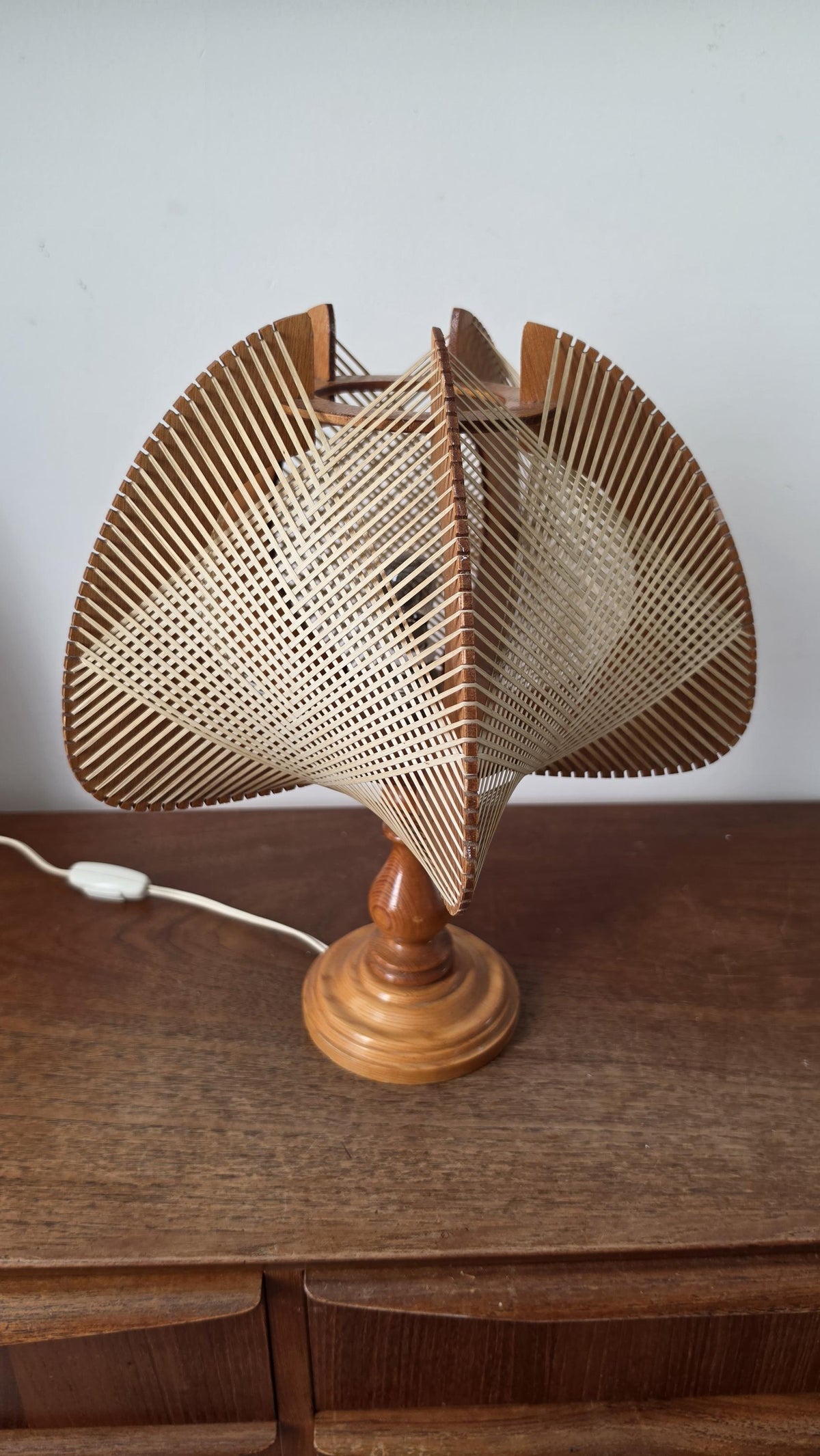 Vintage Mid Century String Art Table Lamp Wooden Geometric Shade Atomic Modernist Lighting Retro Bedside Accent Lamp MCM Home Decor - Image 3