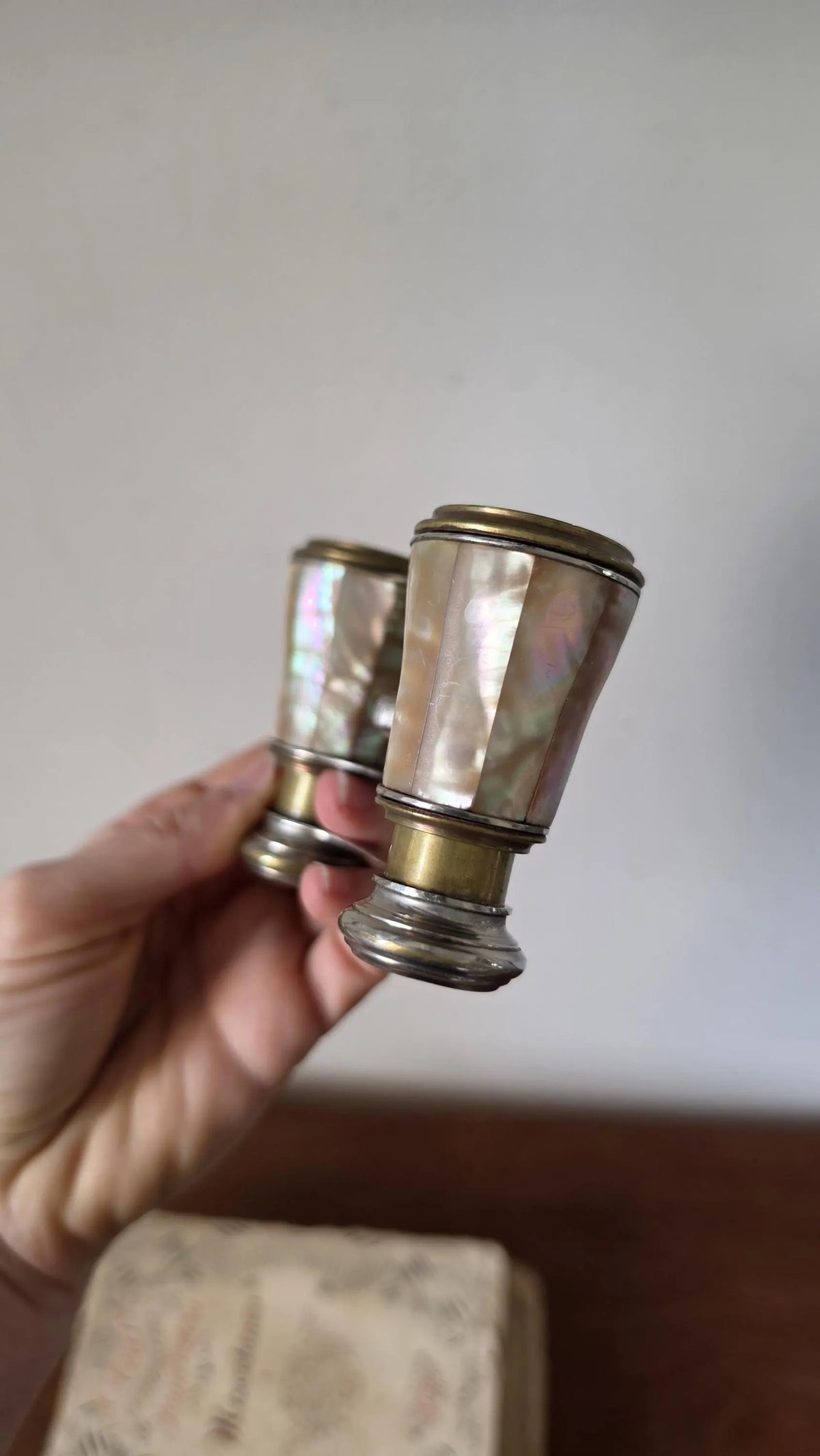 Antique Colmont Paris Mother of Pearl Opera Glasses, French Brass Binoculars, Theater Binoculars, Grand Tour Decor, Collectible Optics - Image 10