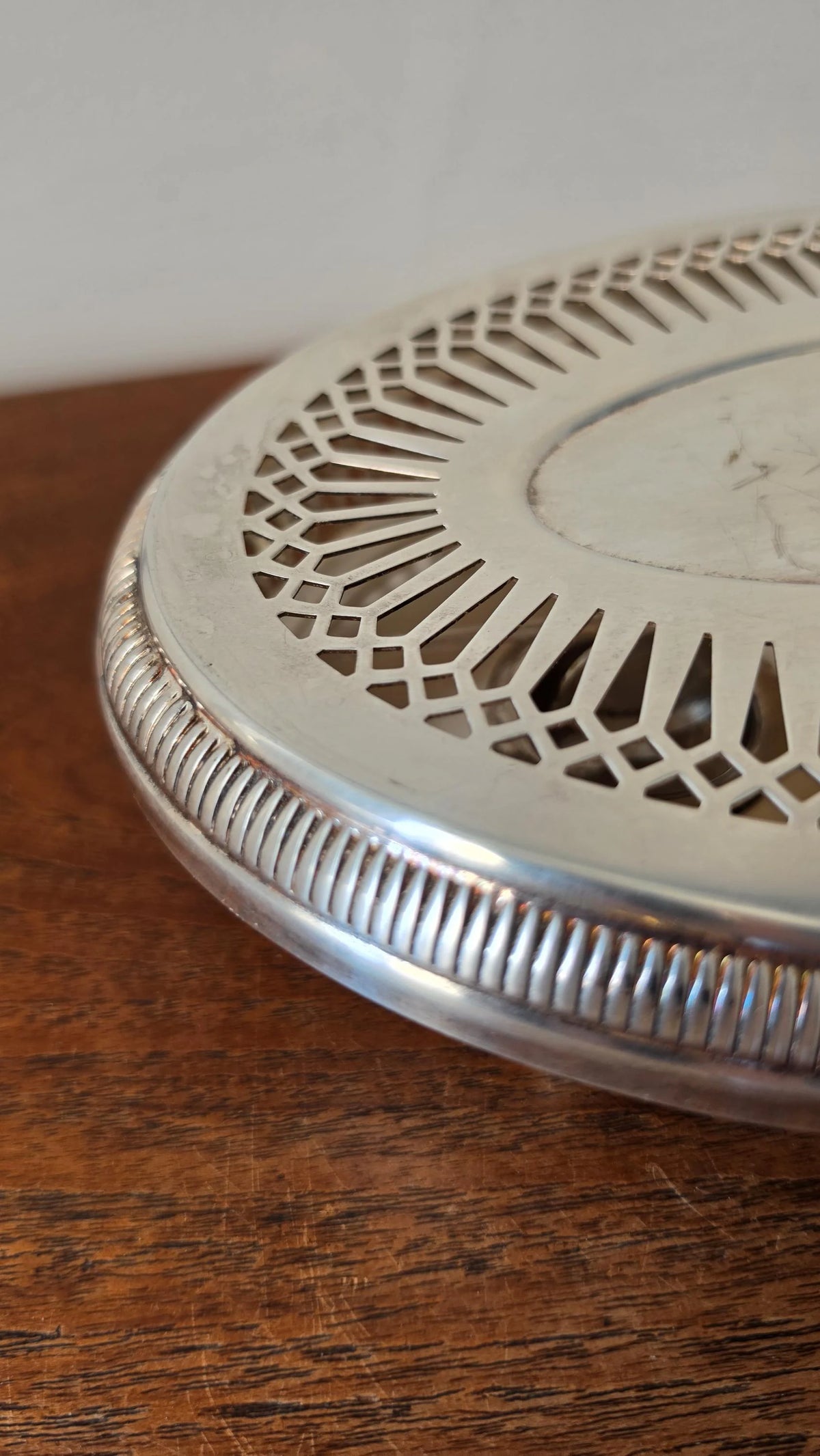 Vintage Silver Plate Warming Serving Dish, Oval Pierced Tableware with Lid, Footed Buffet Server, English Style Dining Serveware - Image 5