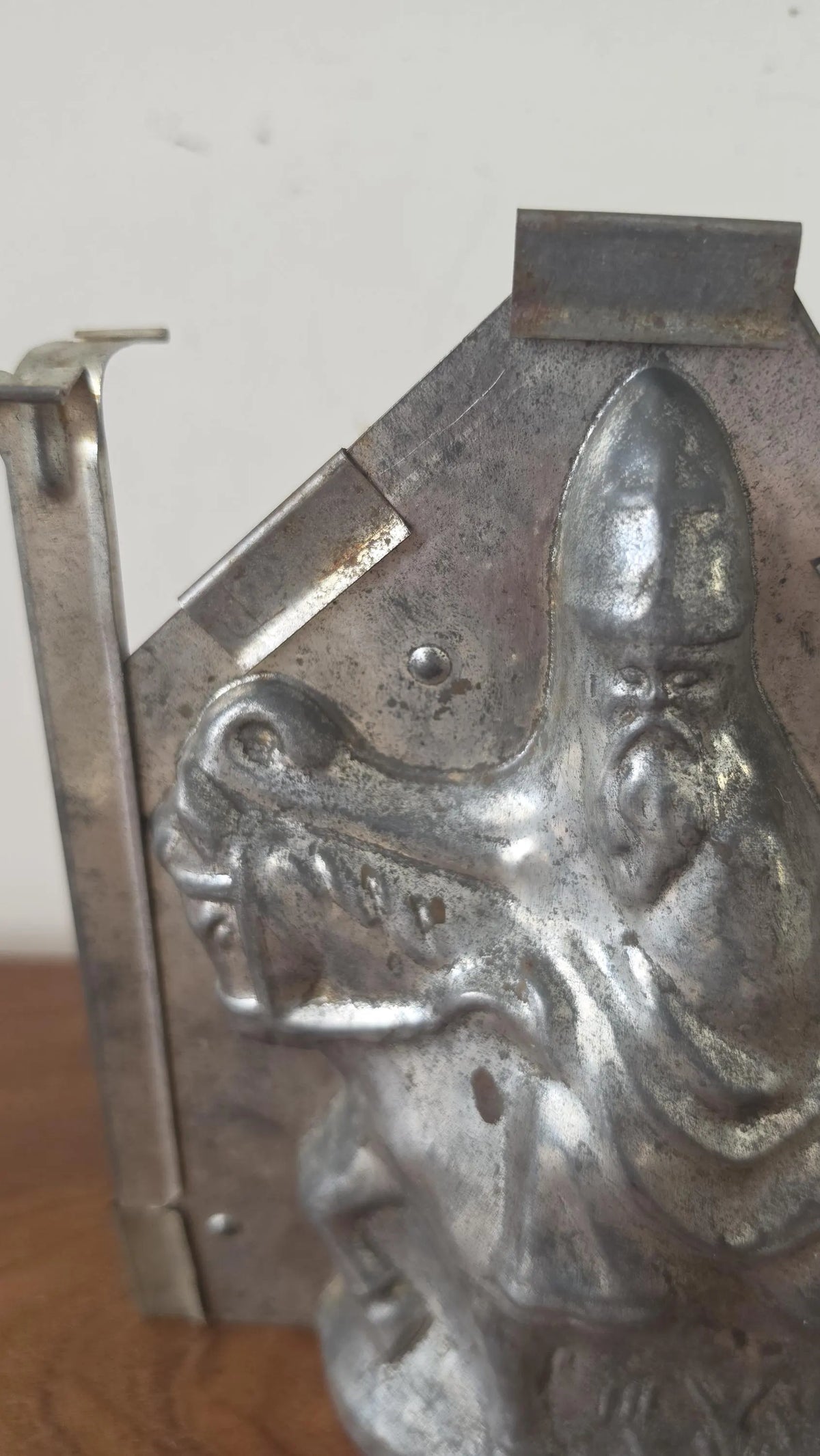 Antique French Santa Claus Chocolate Mold, Père Noël on Horse Tin Mould, Rare Equestrian Christmas Confectionery Form - Image 5
