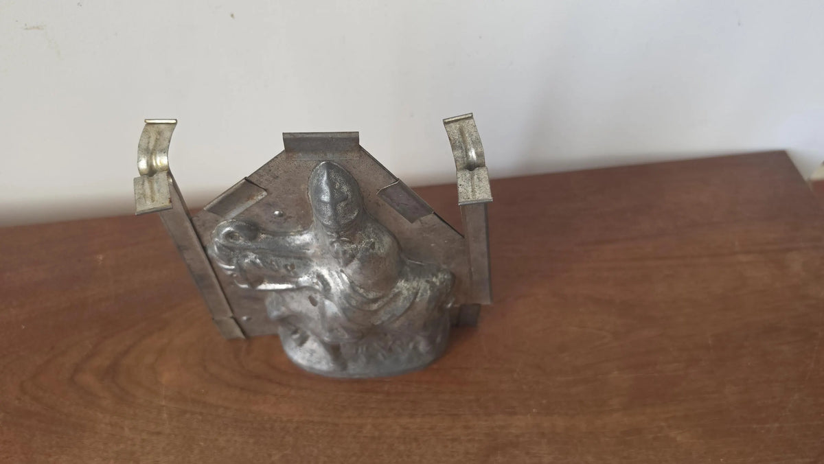 Antique French Santa Claus Chocolate Mold, Père Noël on Horse Tin Mould, Rare Equestrian Christmas Confectionery Form - Image 7