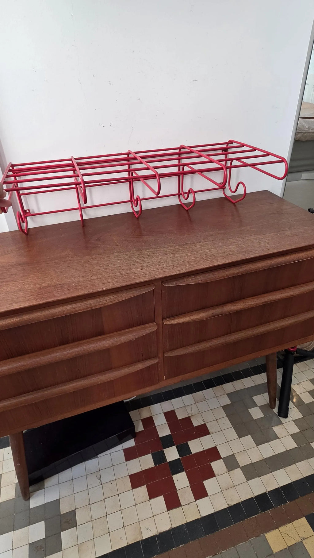 Vintage Red Metal Wall Coat Rack, Mid Century Modern Hat Shelf with 6 Hooks, Retro Entryway Organizer, Industrial Wall Mounted Storage - Image 4