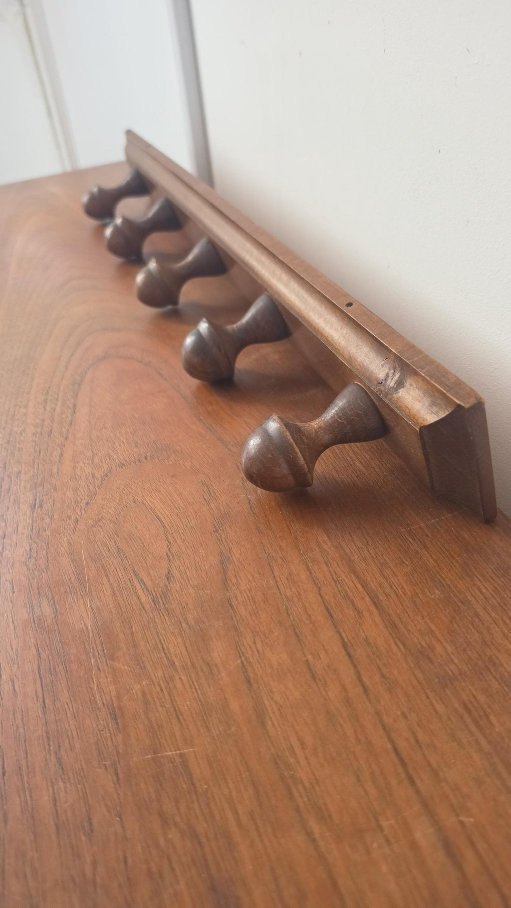 Vintage Wooden Wall Coat Rack, 5 Peg Coat Hook, Rustic Farmhouse Wall Organizer, Dark Wood Hat Rack, Entryway Towel Holder - Image 9