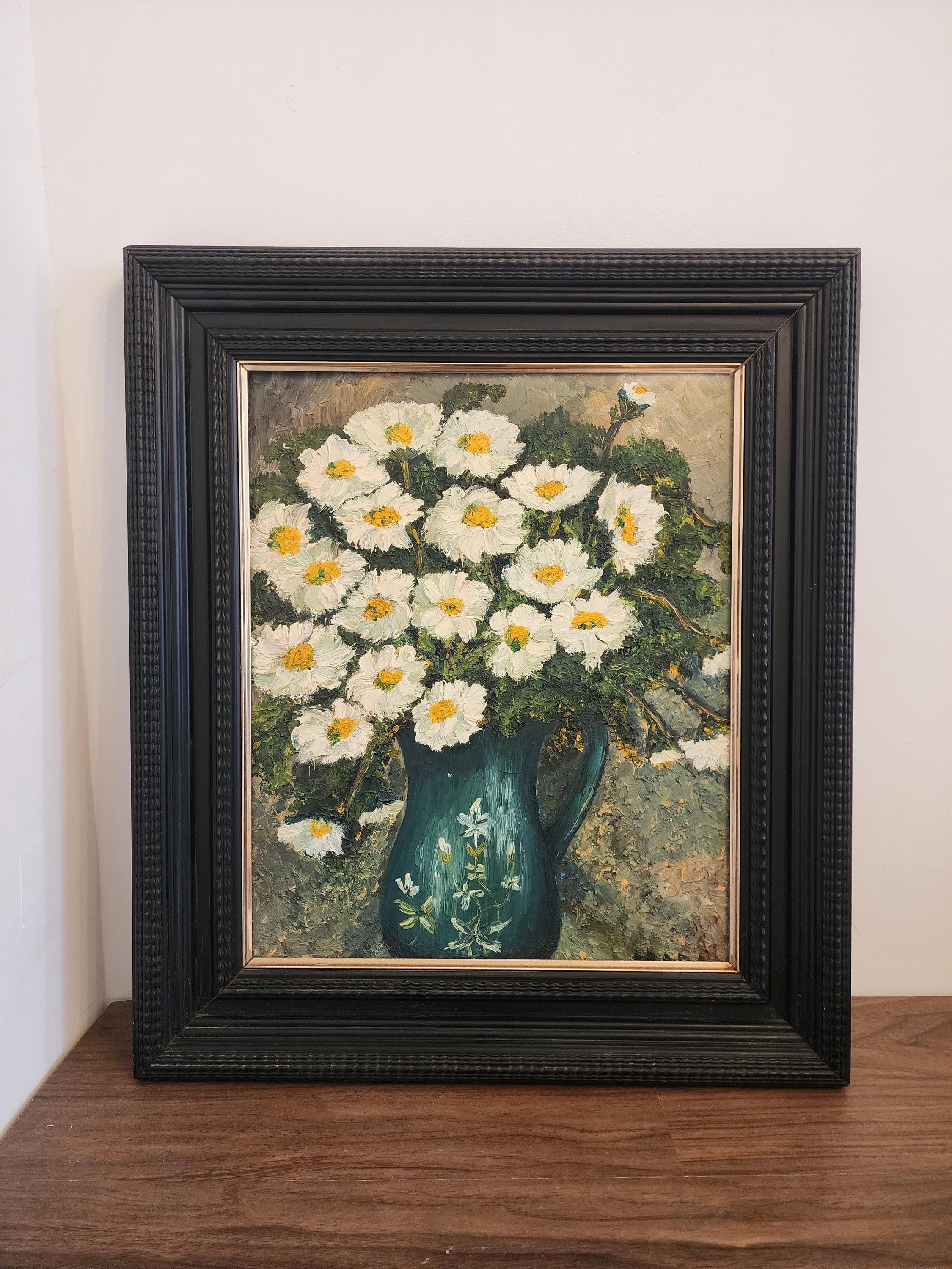 Vintage Floral Oil Painting in Black Wooden Frame – Textured Daisy Artwork, Still Life Wall Art, 20.5x24”, Cottagecore Home Decor