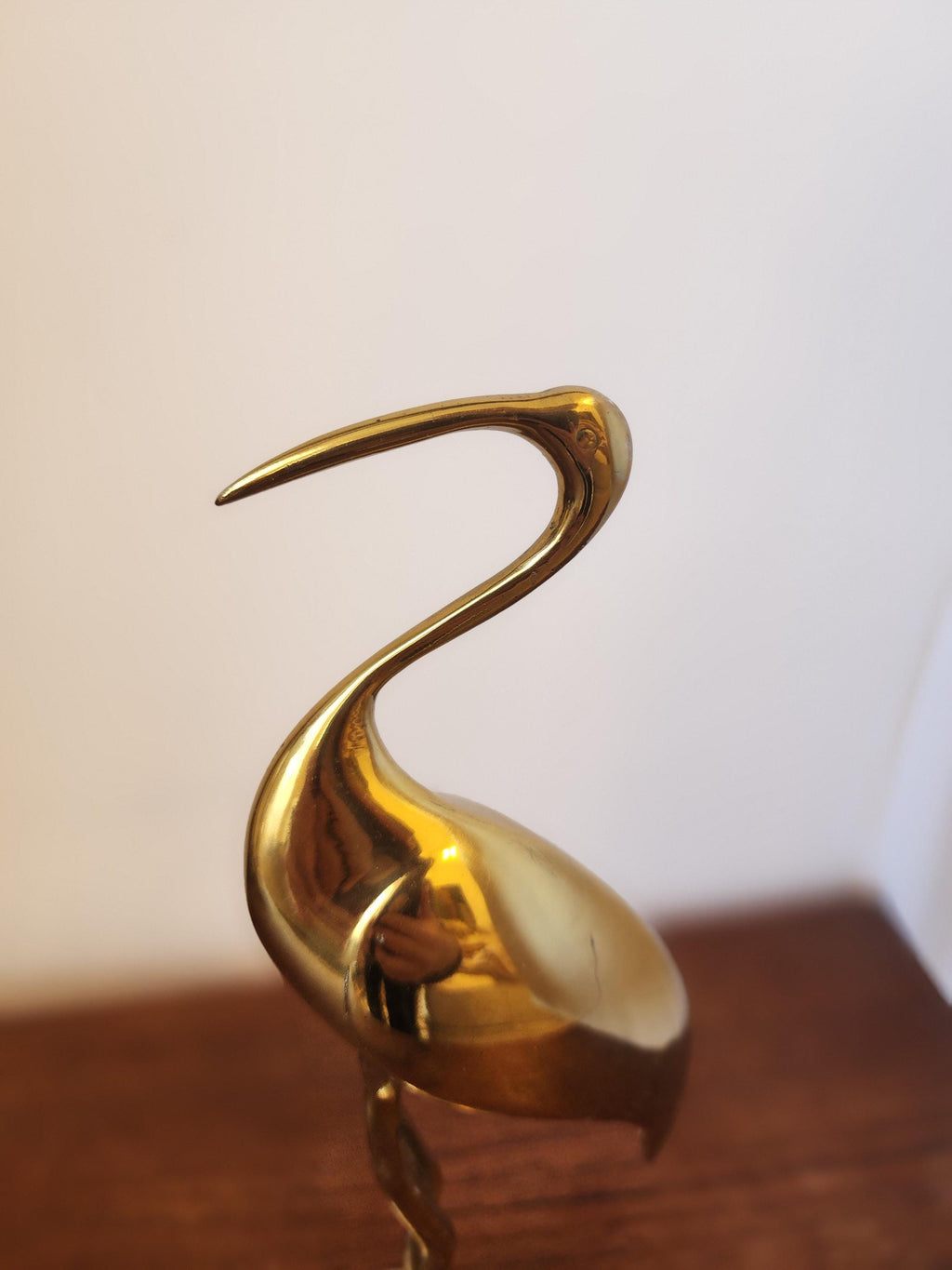 Vintage Brass Crane Sculpture – Mid Century Modern Heron Figurine – Minimalist Brass Bird Decor – Art Deco Style Ornament