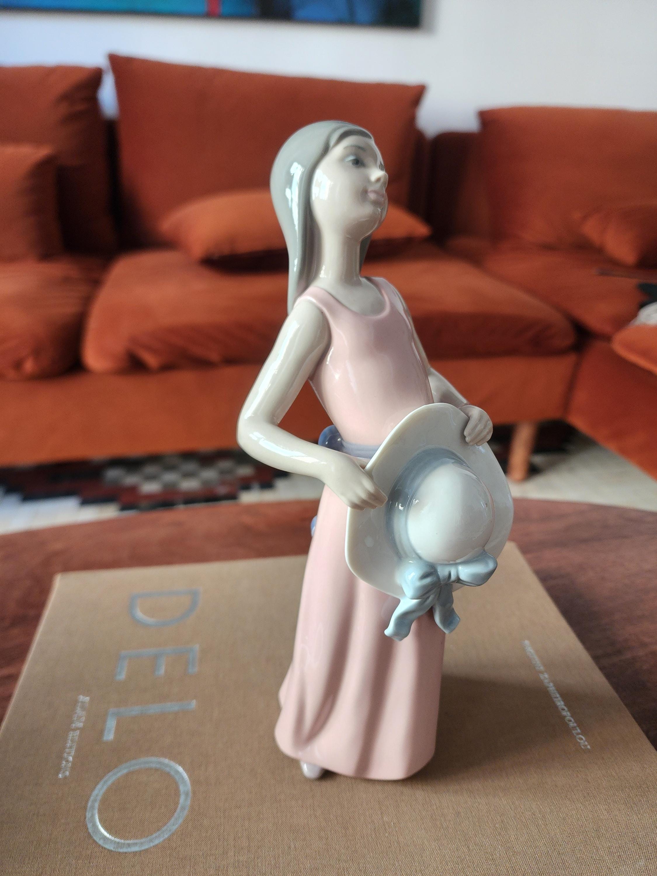 Vintage Lladró Porcelain Figurine Girl with Hat | Spanish Porcelain Statue | 1970s Romantic Collectible Decor