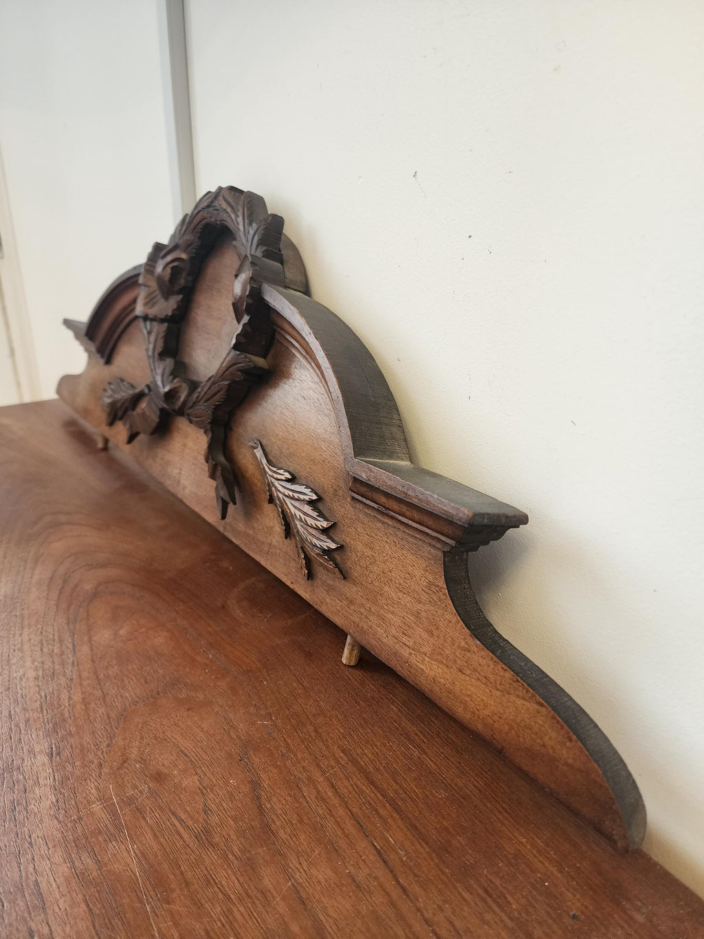 Vintage Carved Wood Furniture Pediment Crest, French Style Architectural Applique, Ornate Laurel Wreath Furniture Topper Decor
