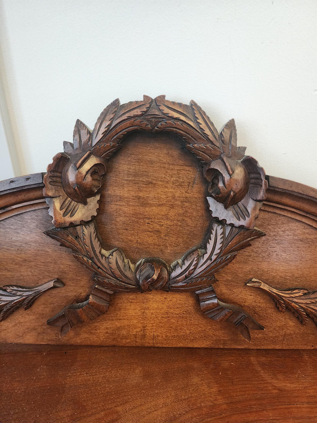 Vintage Carved Wood Furniture Pediment Crest, French Style Architectural Applique, Ornate Laurel Wreath Furniture Topper Decor