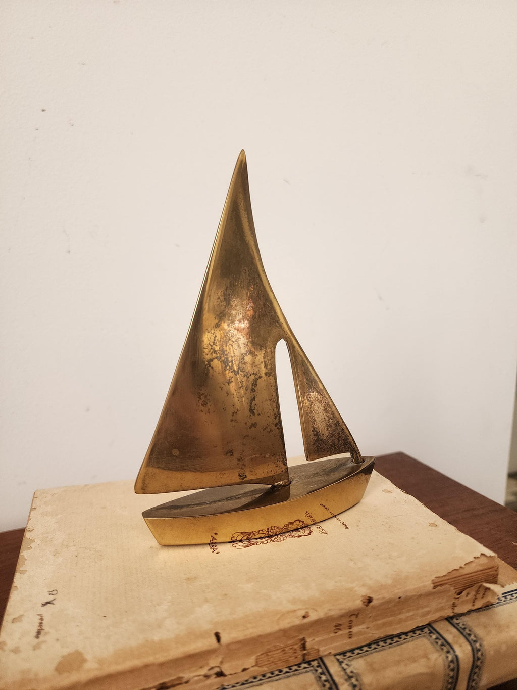 MCM Brass Sailboat Sculpture, Mid Century Modern Nautical Decor, Vintage Minimalist Brass Boat Figurine