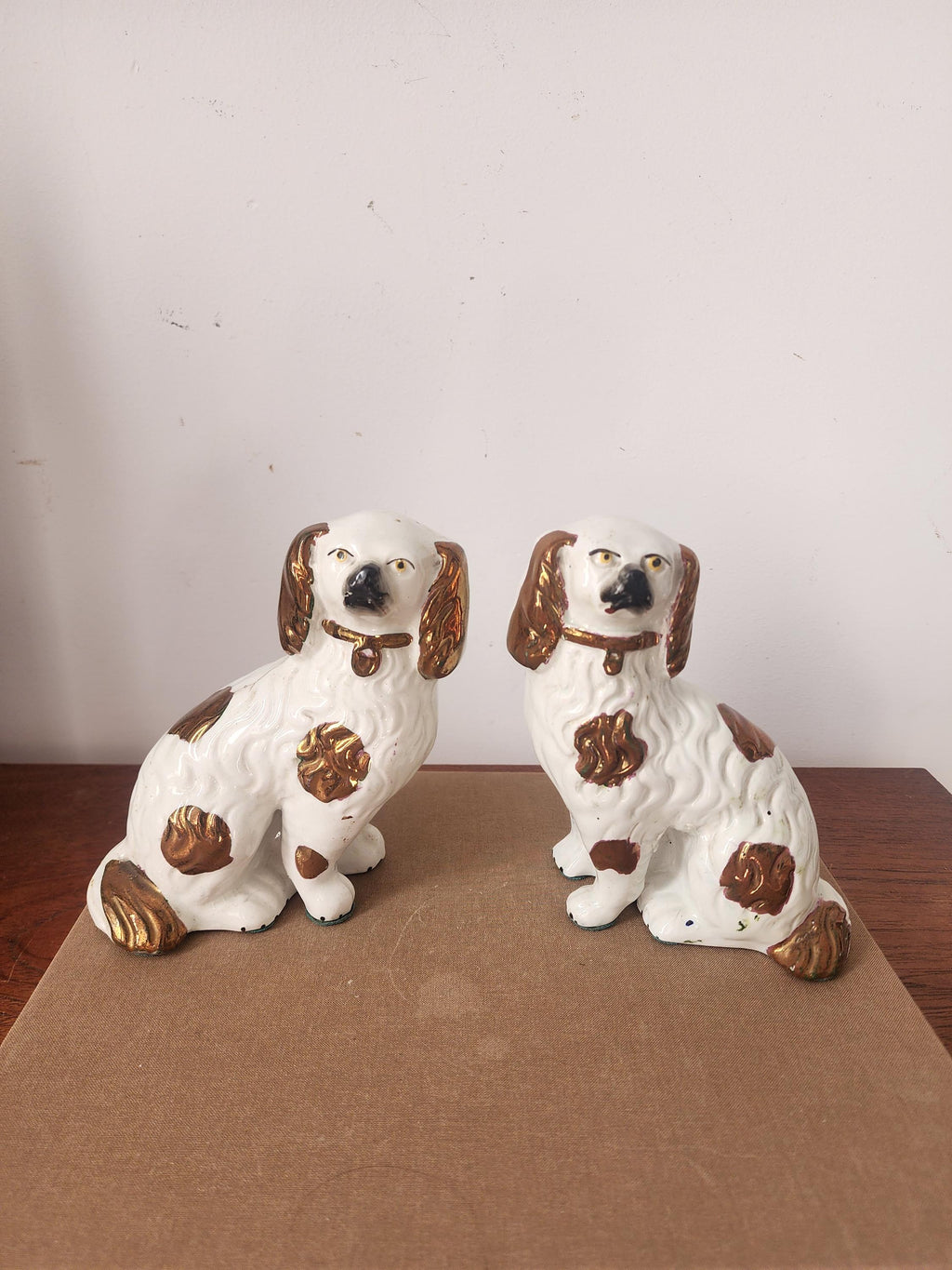 Vintage Staffordshire Spaniel Dog Figurines Pair, White Gold Ceramic Dogs, Staffordshire Style Dog Statues, Victorian Dog Decor