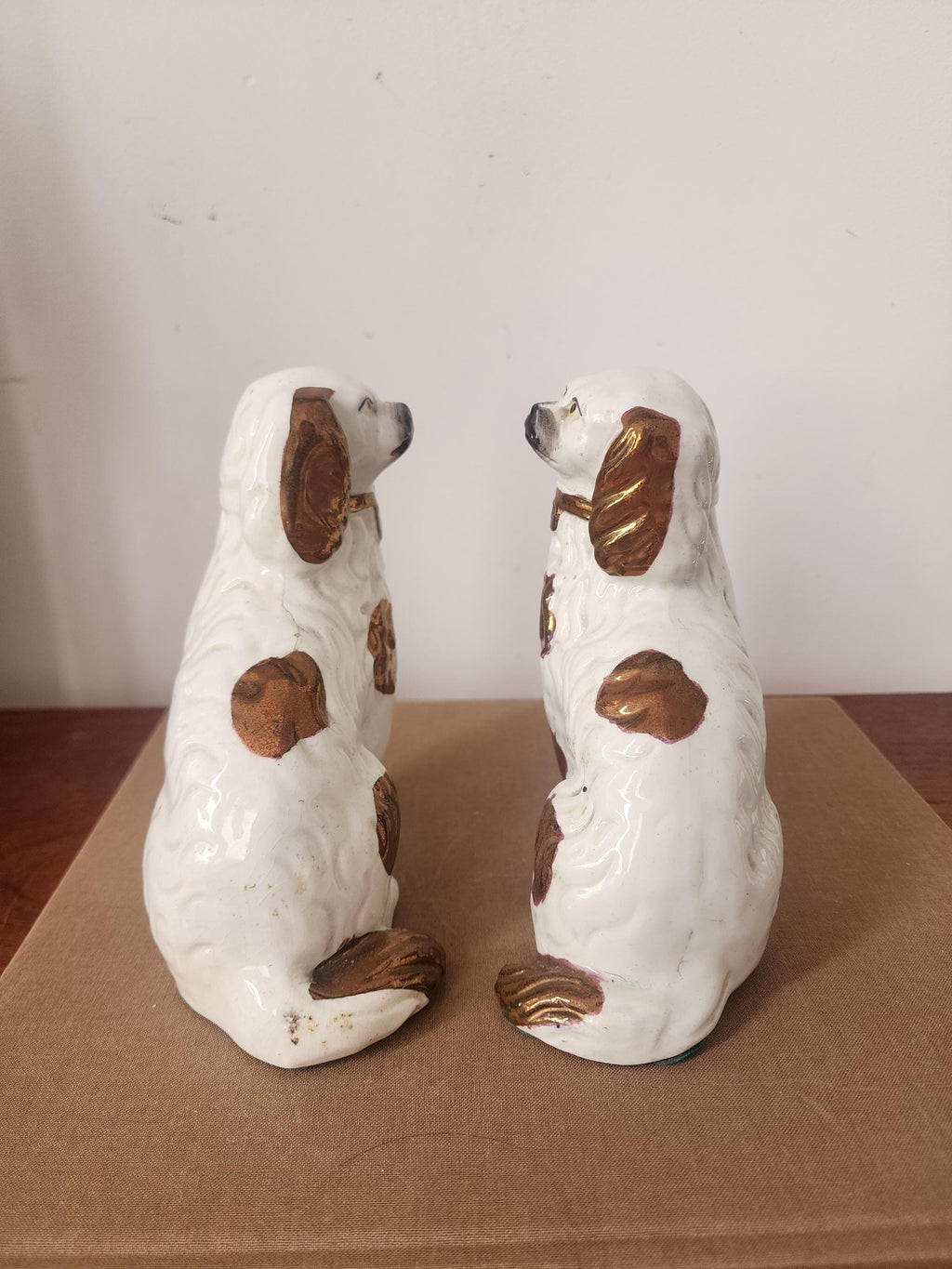 Vintage Staffordshire Spaniel Dog Figurines Pair, White Gold Ceramic Dogs, Staffordshire Style Dog Statues, Victorian Dog Decor