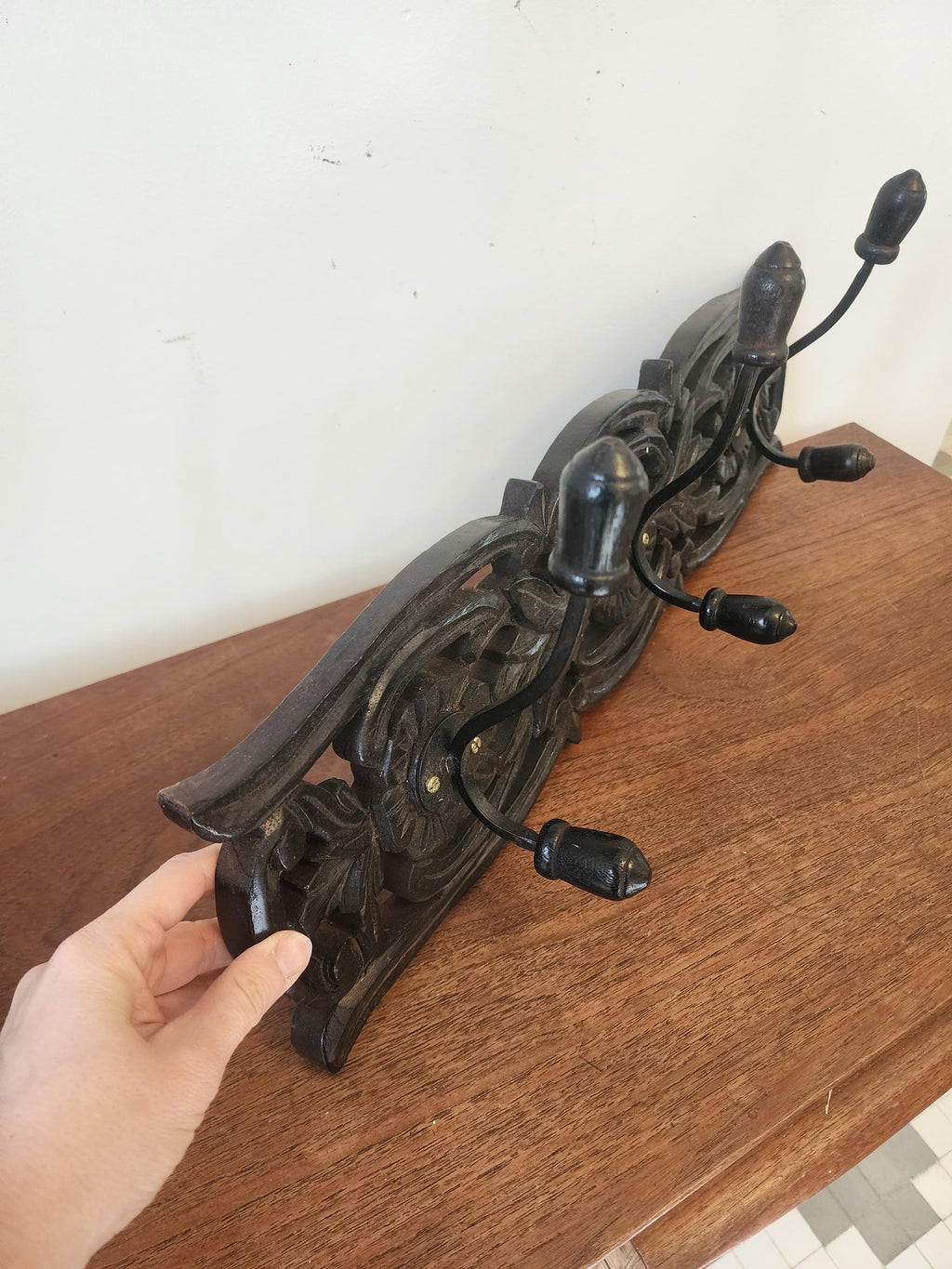 Vintage Carved Wood Wall Coat Rack With 3 Hooks, Ornate Victorian Style Wall Hooks, Entryway Hat Coat Towel Rack Rustic Decor