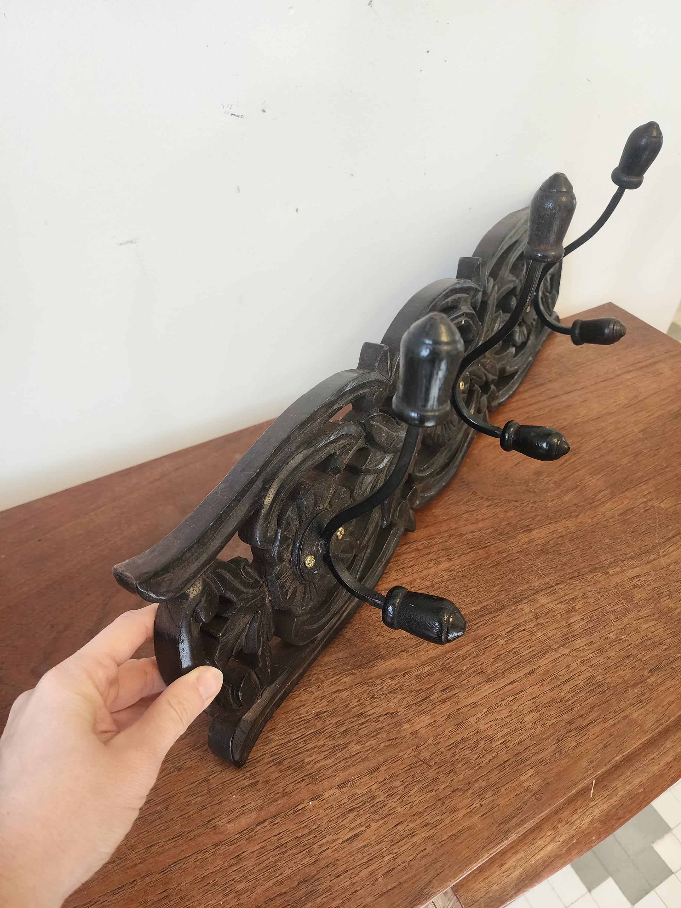 Vintage Carved Wood Wall Coat Rack With 3 Hooks, Ornate Victorian Style Wall Hooks, Entryway Hat Coat Towel Rack Rustic Decor