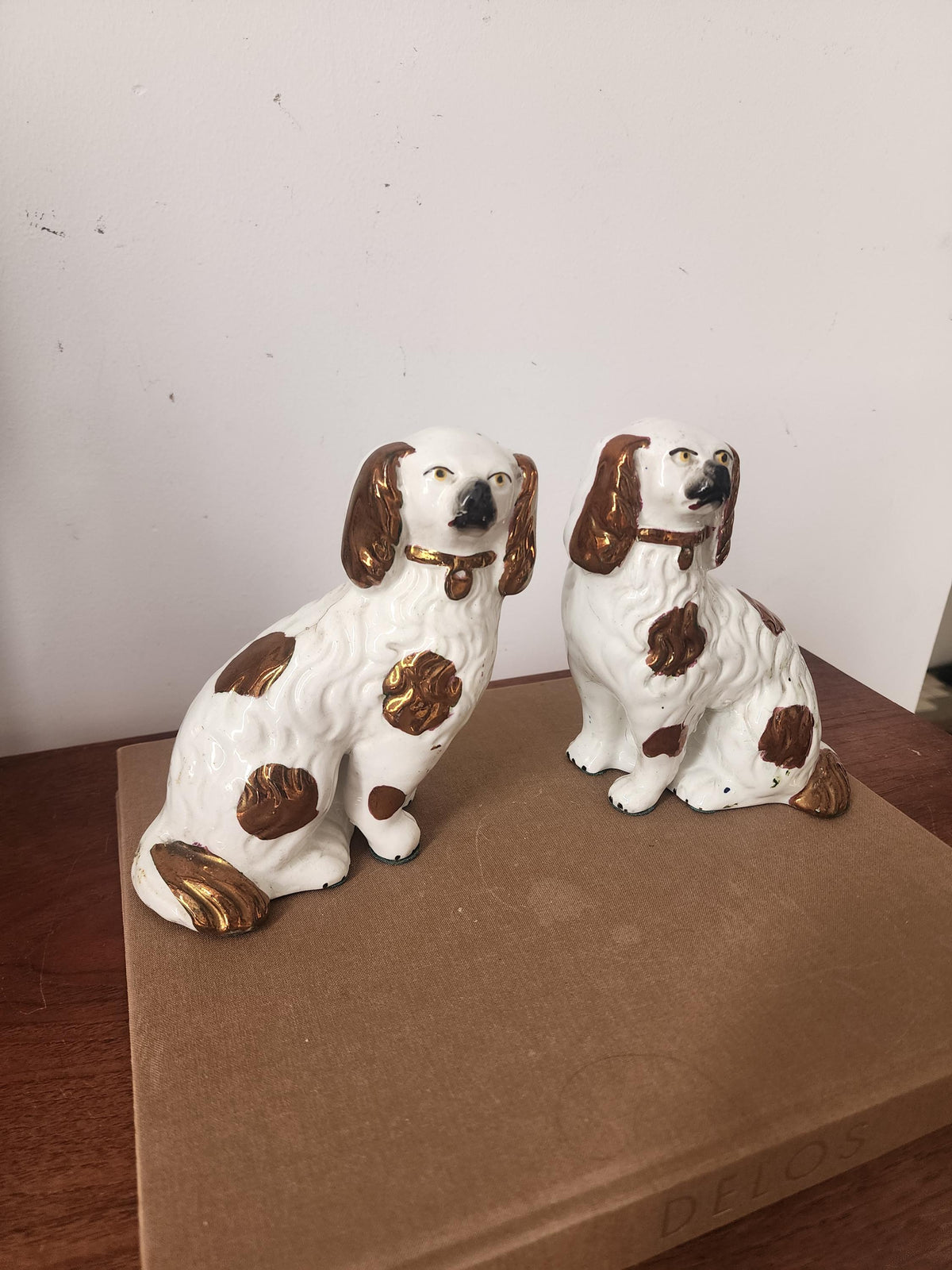 Vintage Staffordshire Spaniel Dog Figurines Pair, White Gold Ceramic Dogs, Staffordshire Style Dog Statues, Victorian Dog Decor