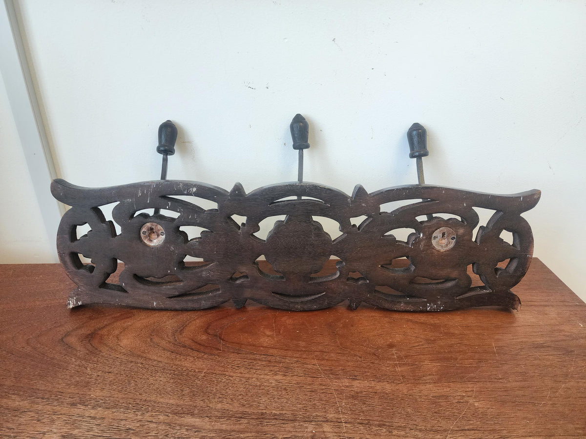 Vintage Carved Wood Wall Coat Rack With 3 Hooks, Ornate Victorian Style Wall Hooks, Entryway Hat Coat Towel Rack Rustic Decor
