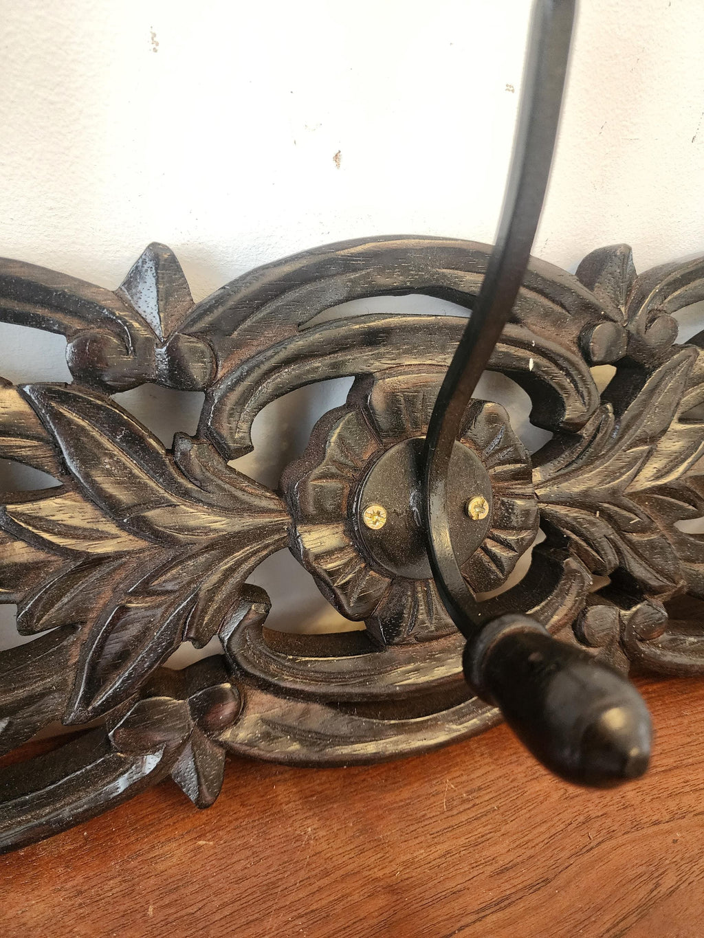 Vintage Carved Wood Wall Coat Rack With 3 Hooks, Ornate Victorian Style Wall Hooks, Entryway Hat Coat Towel Rack Rustic Decor