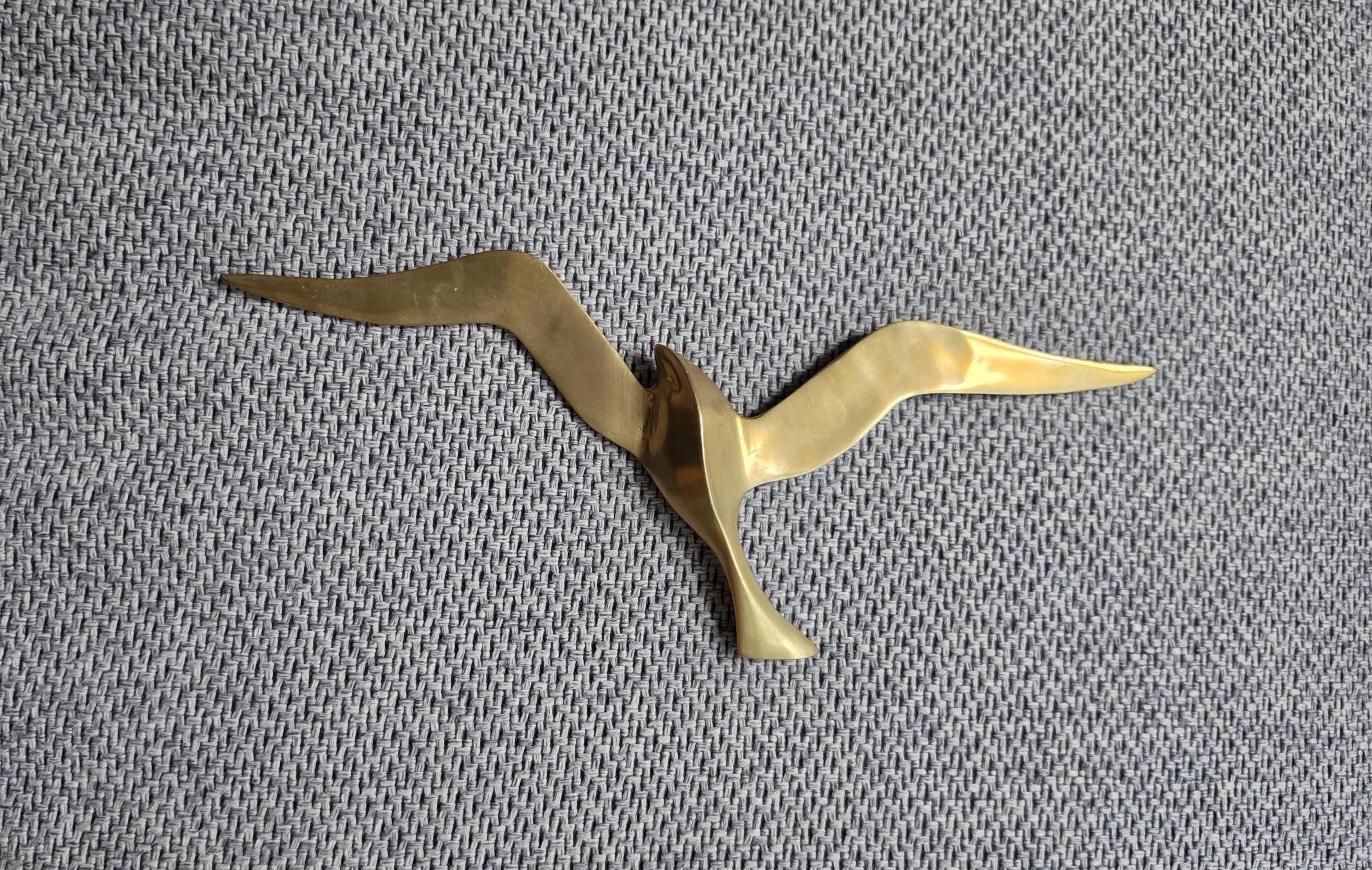 Vintage Brass Seagull Wall Decor, Mid Century Modern Flying Bird Wall Art, Minimalist Coastal Sculpture, Hollywood Regency Accent