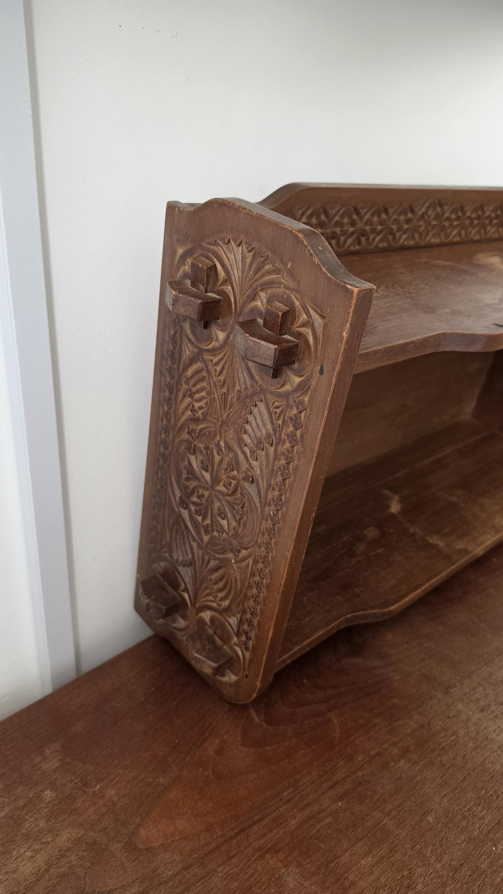 Vintage Wooden Wall Shelf, English Cottage Hanging Shelf, Rustic Farmhouse Plate Rack, Carved Wood Kitchen Shelf, Country Bathroom Storage