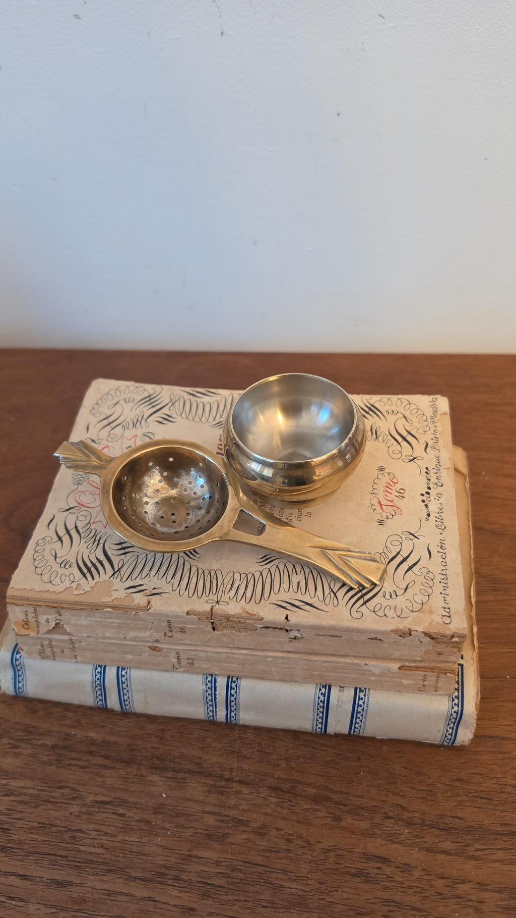 Vintage Silver Plated Tea Strainer with Drip Bowl, Tarnished Loose Leaf Tea Sieve, English Tea Accessory, Decorative Serving Piece