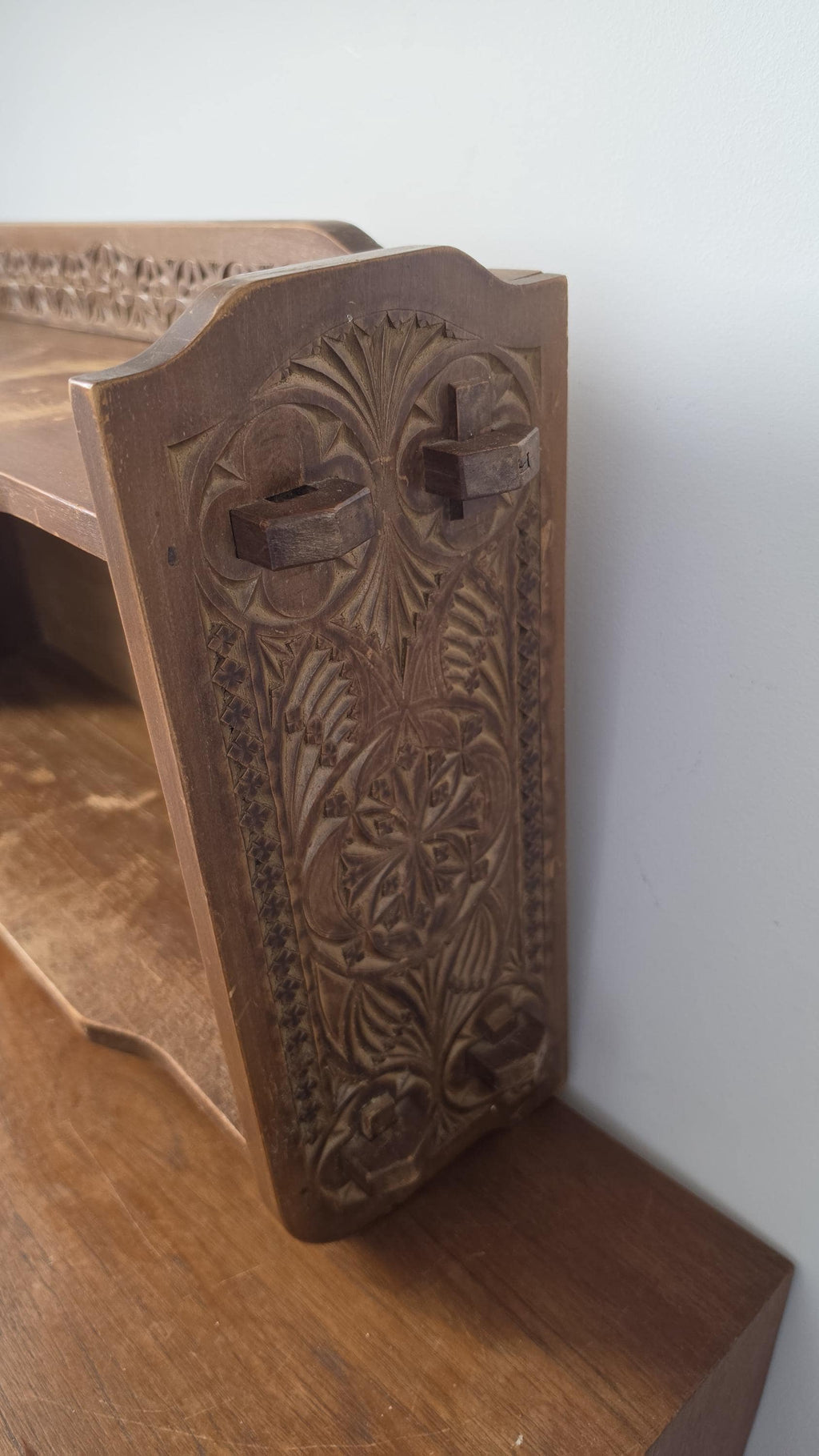 Vintage Wooden Wall Shelf, English Cottage Hanging Shelf, Rustic Farmhouse Plate Rack, Carved Wood Kitchen Shelf, Country Bathroom Storage