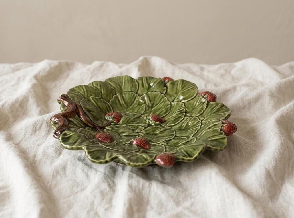 Vintage Majolica Strawberry Plate, Portuguese Ceramic Strawberry Platter, Cottagecore Serving Dish, Botanical Fruitware Decor