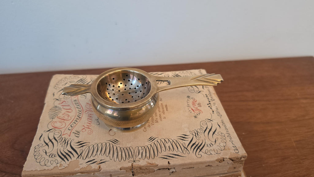 Vintage Silver Plated Tea Strainer with Drip Bowl, Tarnished Loose Leaf Tea Sieve, English Tea Accessory, Decorative Serving Piece