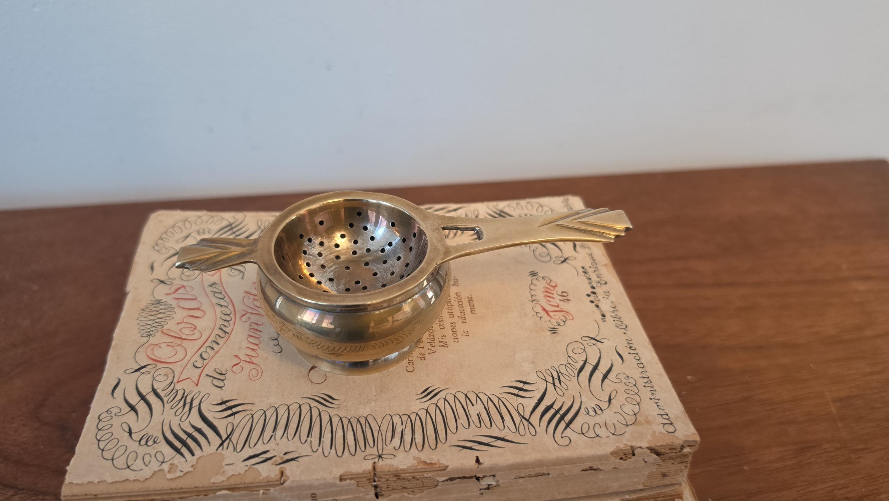 Vintage Silver Plated Tea Strainer with Drip Bowl, Tarnished Loose Leaf Tea Sieve, English Tea Accessory, Decorative Serving Piece