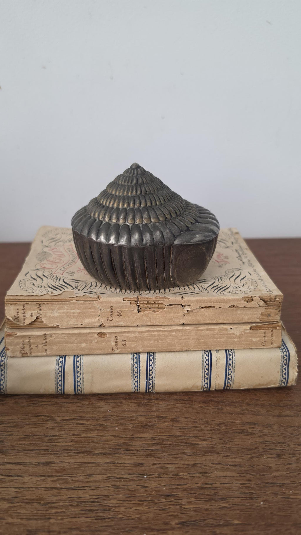 Vintage Seashell Trinket Box, Silver Tone Shell Jewelry Box, Coastal Vanity Decor, Hollywood Regency Keepsake Box
