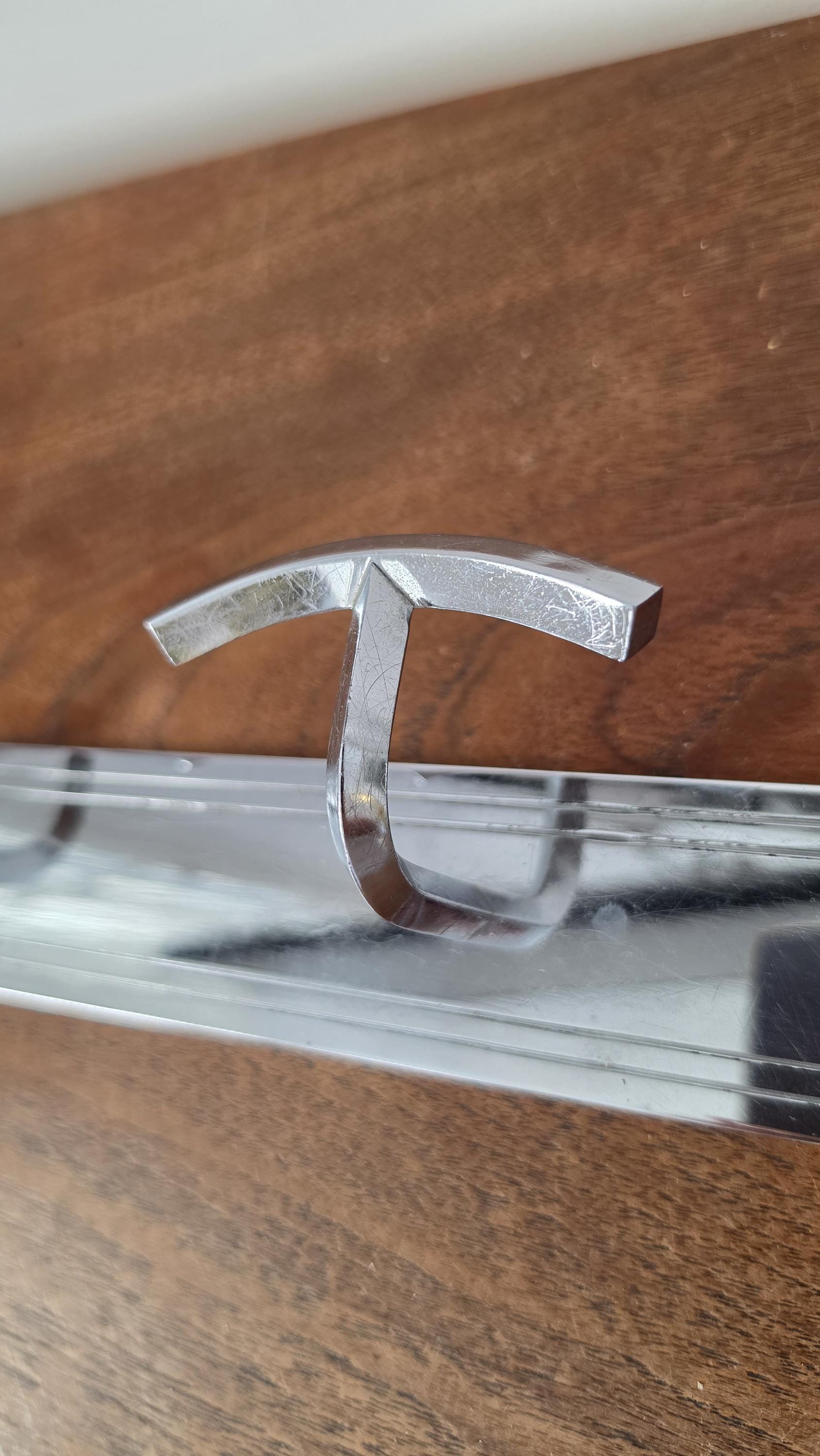 Mid Century Modern Chrome Coat Rack, Space Age Wall Hooks, Vintage 1970s Metal Hat Rack, Minimalist Entryway Organizer, Industrial Storage