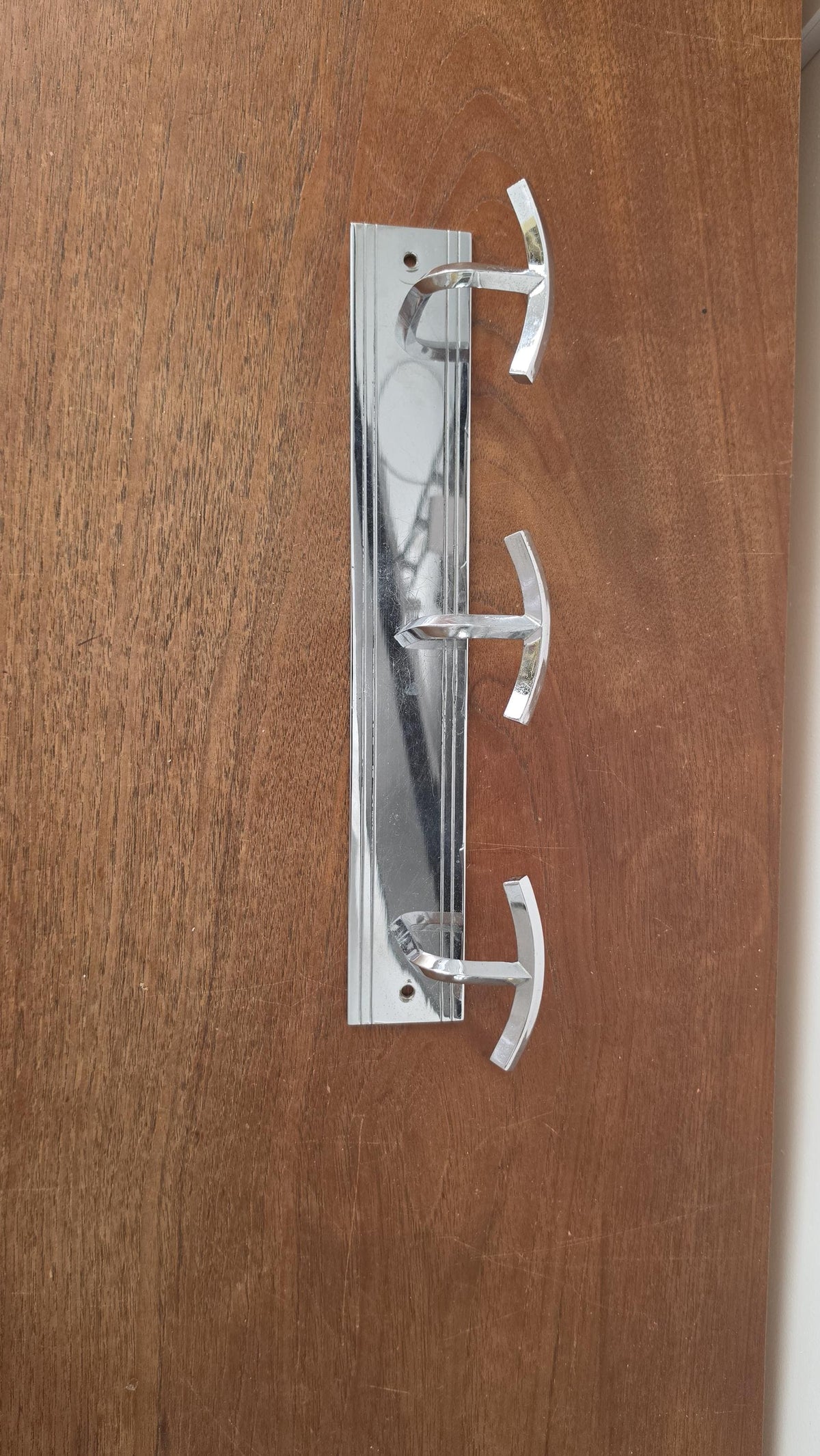 Mid Century Modern Chrome Coat Rack, Space Age Wall Hooks, Vintage 1970s Metal Hat Rack, Minimalist Entryway Organizer, Industrial Storage
