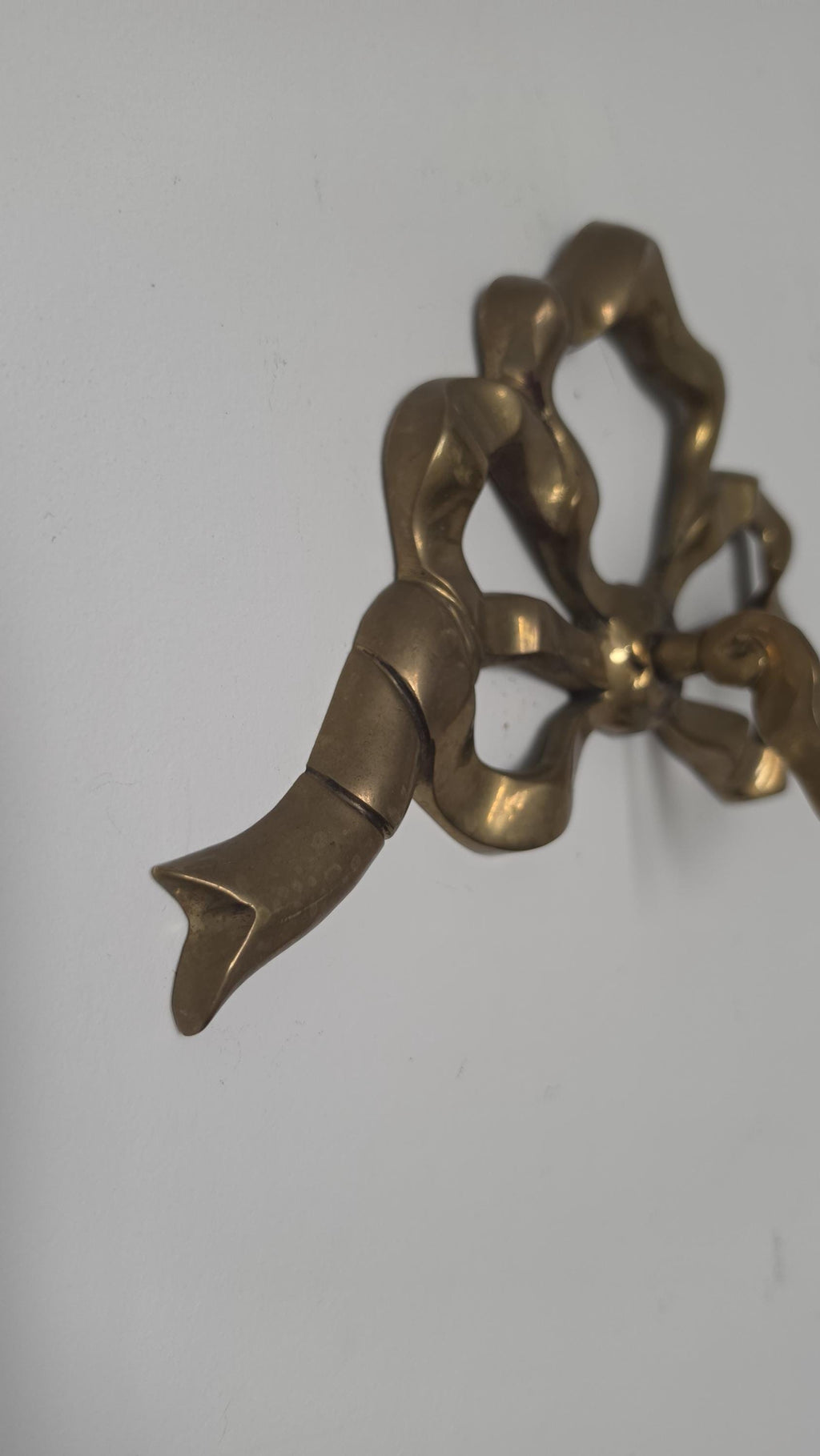 Vintage Brass Ribbon Wall Candle Holder, Hollywood Regency Sconce, Bow Wall Candle Shelf, French Country Decor, Ornate Brass Candleholder