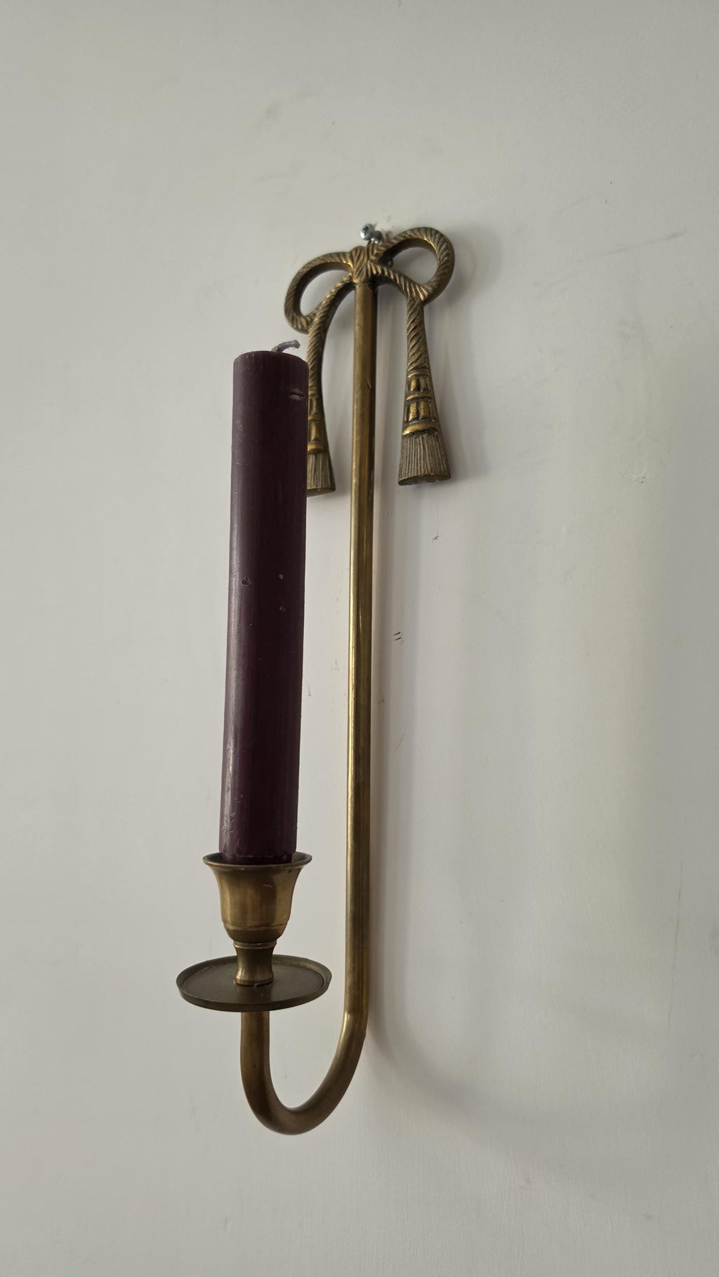 Pair of French Brass Bow Wall Sconces, Louis XVI Ribbon Tassel Candle Holders, Vintage Hollywood Regency Wall Candlesticks