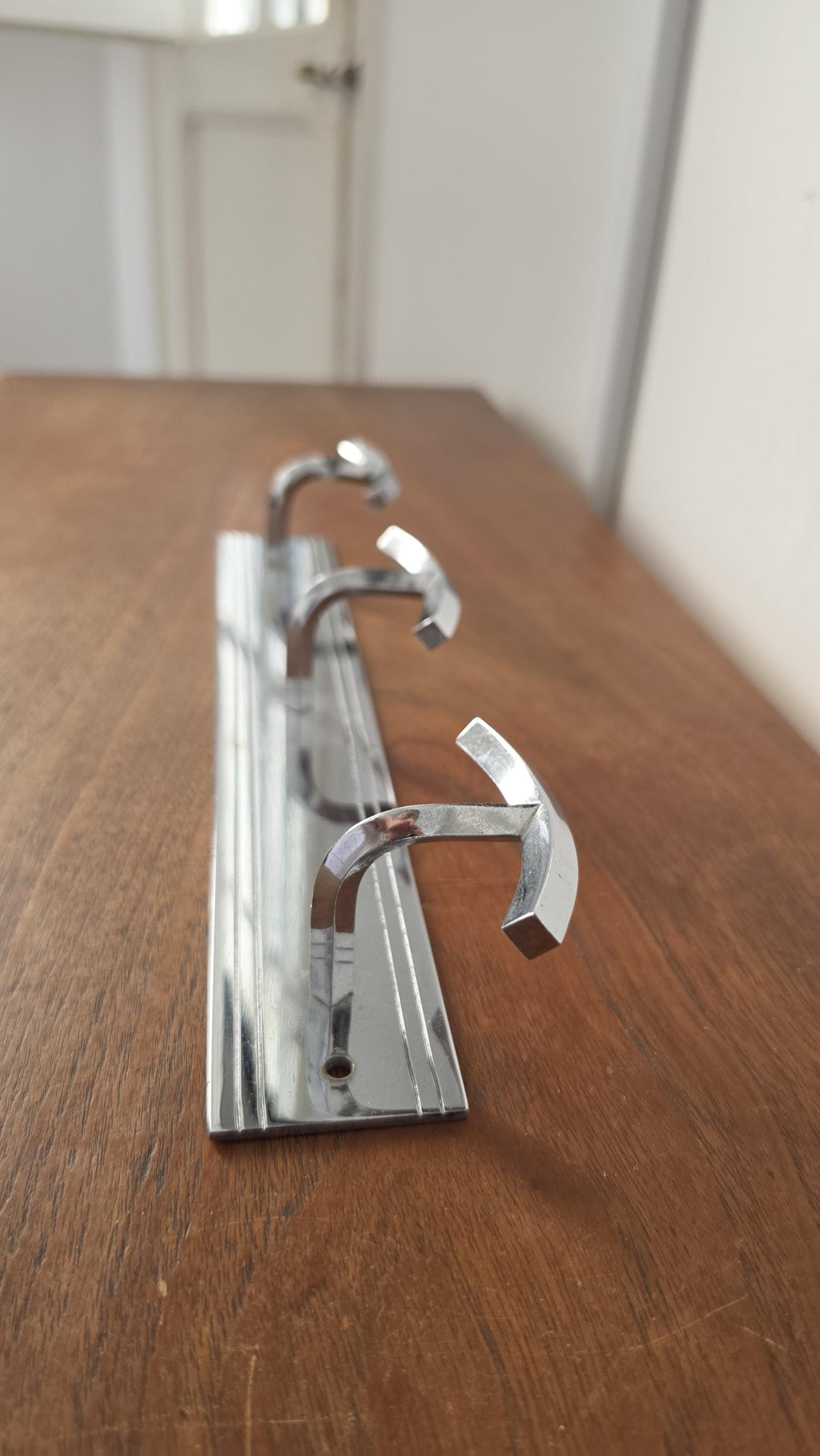 Mid Century Modern Chrome Coat Rack, Space Age Wall Hooks, Vintage 1970s Metal Hat Rack, Minimalist Entryway Organizer, Industrial Storage