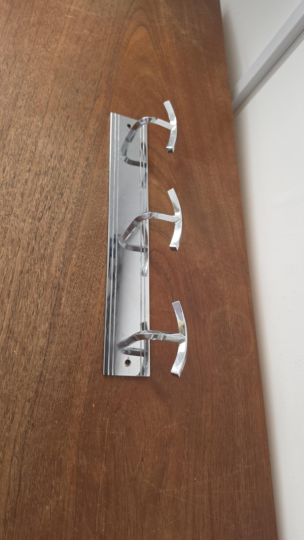 Mid Century Modern Chrome Coat Rack, Space Age Wall Hooks, Vintage 1970s Metal Hat Rack, Minimalist Entryway Organizer, Industrial Storage