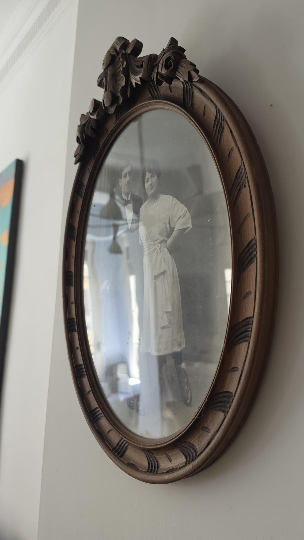 Large Antique Oval Wooden Picture Frame with Black & White Portrait, French Wall Frame, Ornately Carved Wood Frame, Gallery Wall Decor