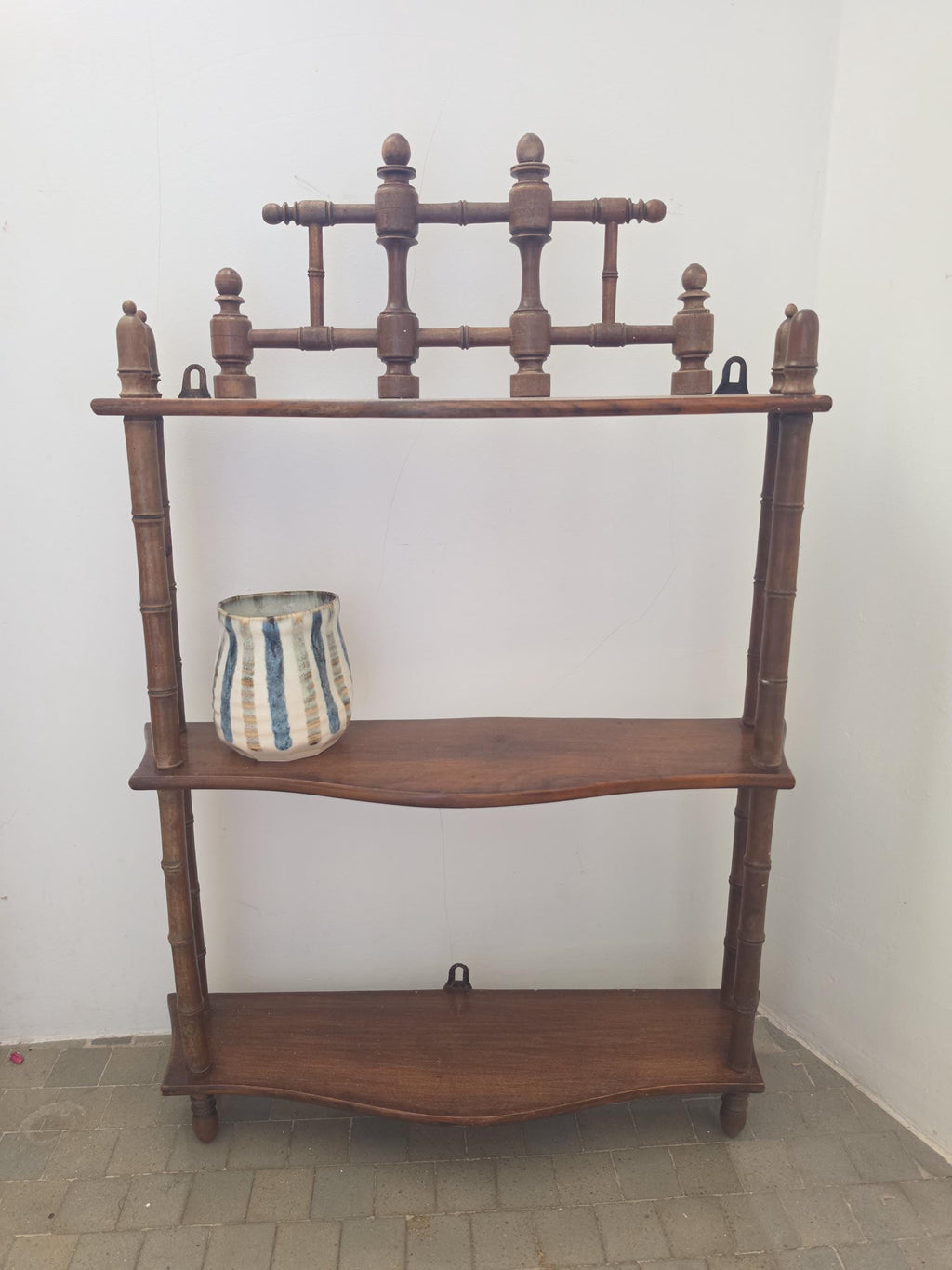 Vintage Bamboo Wall Shelf Faux Bamboo Étagère Hollywood Regency Wall Display Shelf Chinoiserie Cottage Bookcase Decor