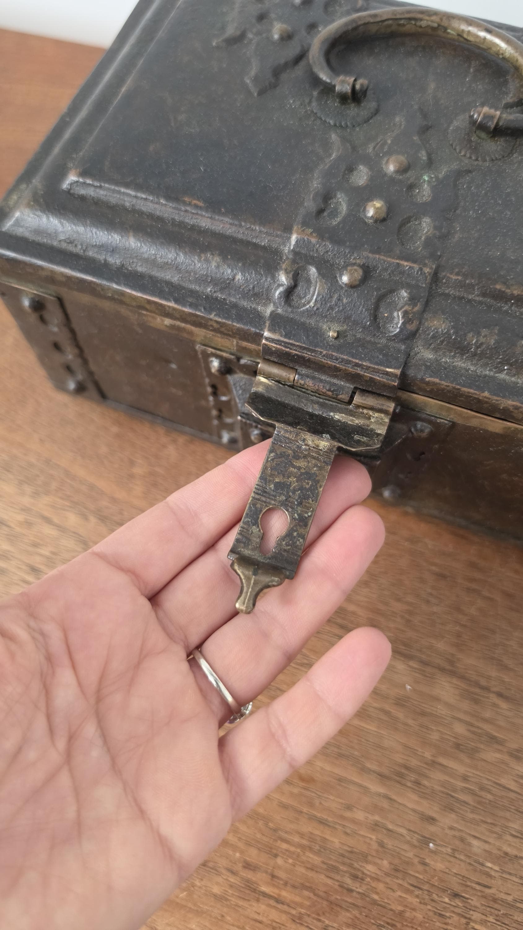 Vintage Brass Betel Box Paan Daan Kerala Box Vetrila Chellam Indian Trinket Chest Jewelry Casket Spice Box with Original Key