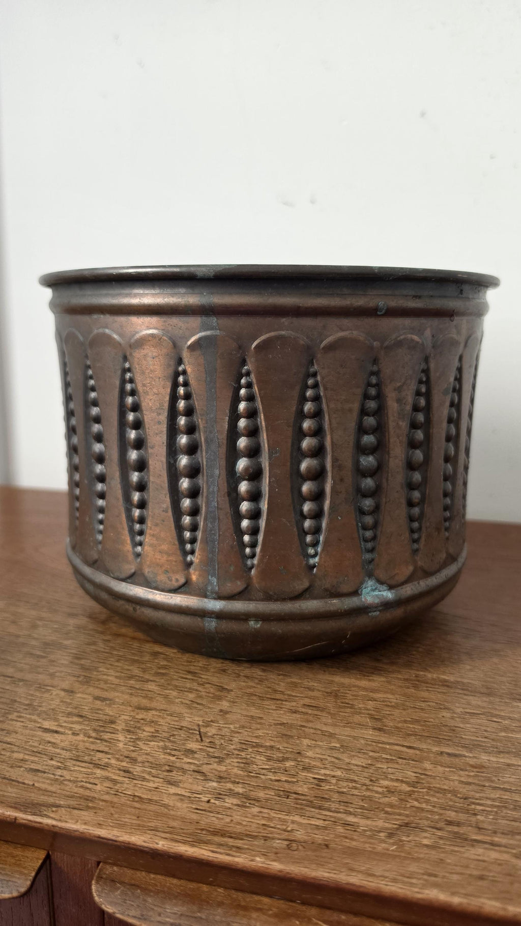 Vintage Copper Cachepot Planter Arts and Crafts Copper Jardinere Hammered Copper Plant Pot Rustic Farmhouse Decor Bowl