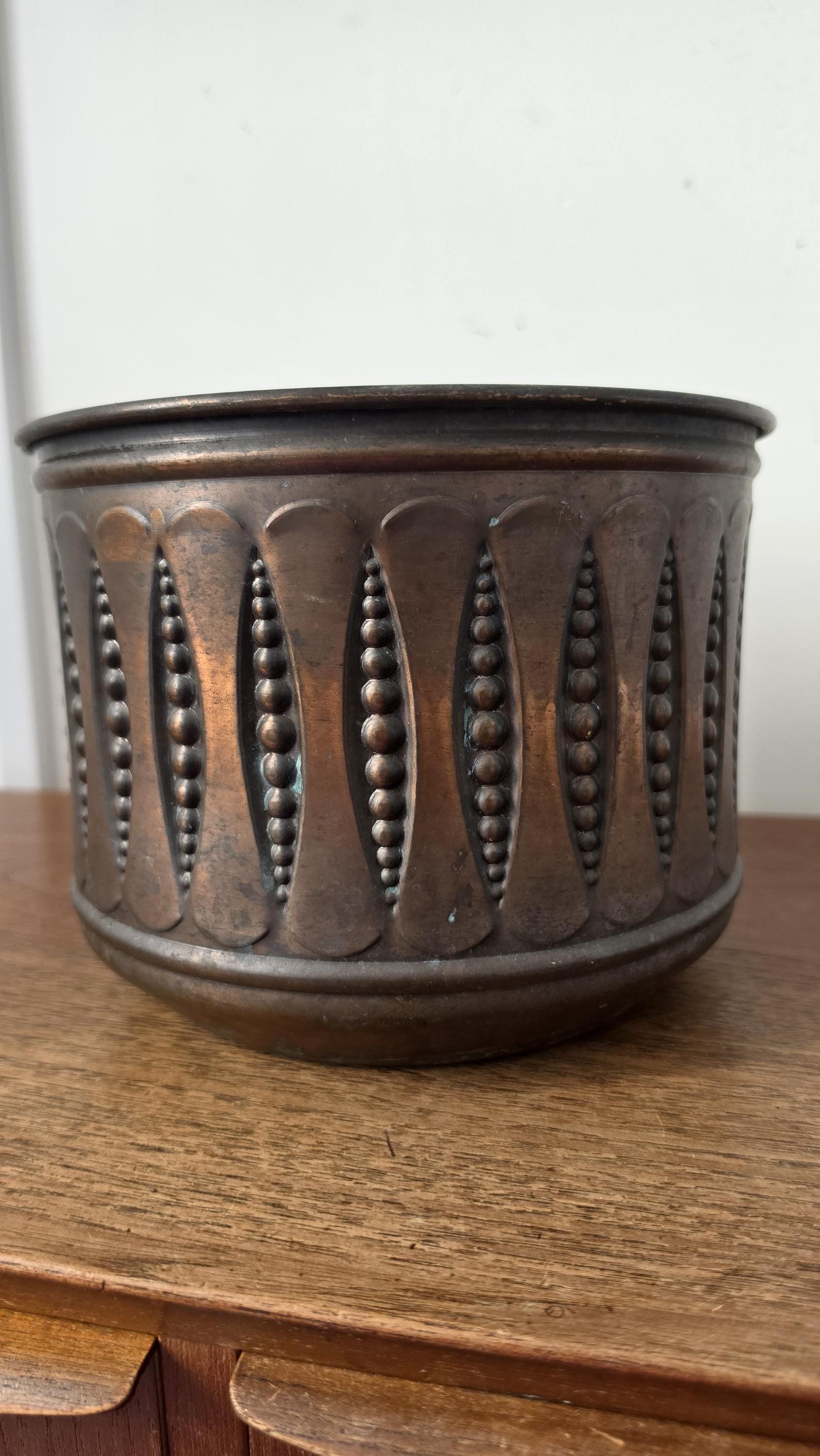Vintage Copper Cachepot Planter Arts and Crafts Copper Jardinere Hammered Copper Plant Pot Rustic Farmhouse Decor Bowl