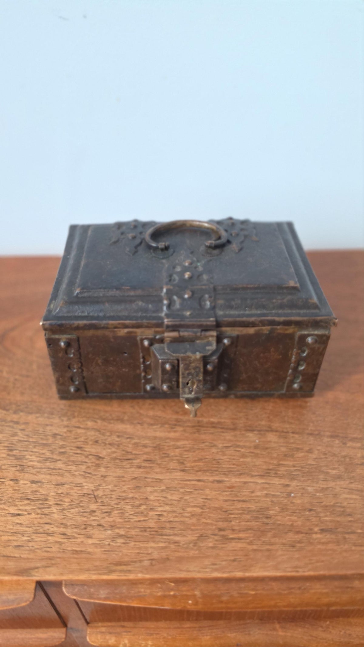 Vintage Brass Betel Box Paan Daan Kerala Box Vetrila Chellam Indian Trinket Chest Jewelry Casket Spice Box with Original Key