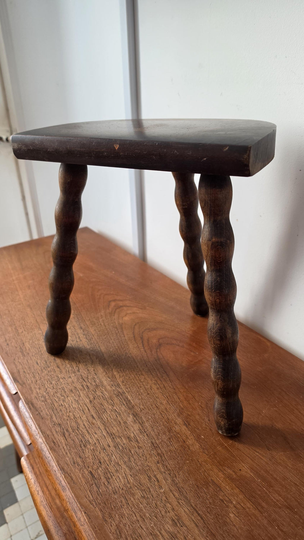 Vintage Bobbin Leg Milking Stool Rustic Wood Footstool Turned Wood Stool Primitive Farmhouse Decor Small Accent Stool