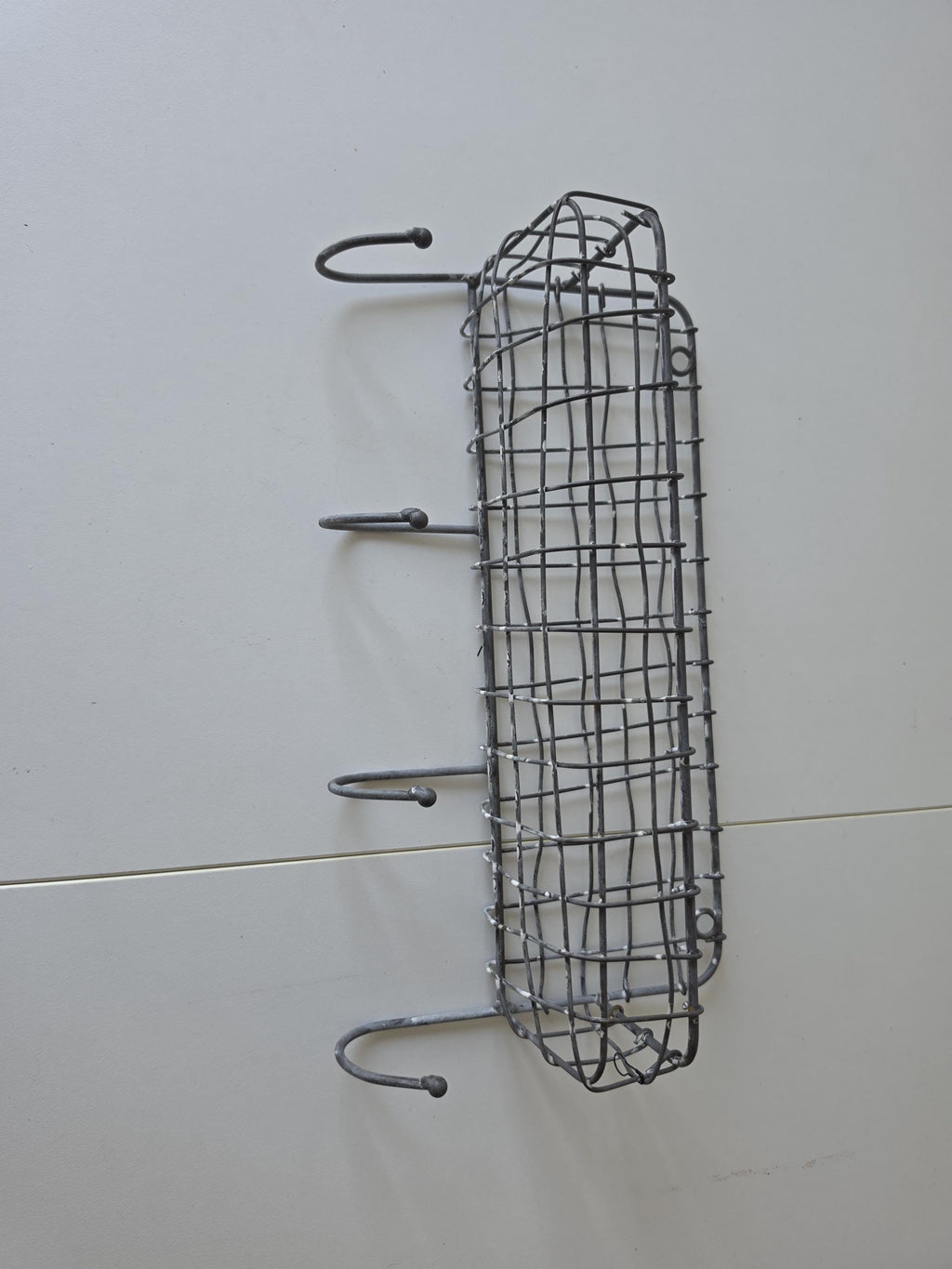 Vintage French Wire Wall Rack Metal Basket Coat Hooks Rustic Kitchen Bathroom Storage Organizer